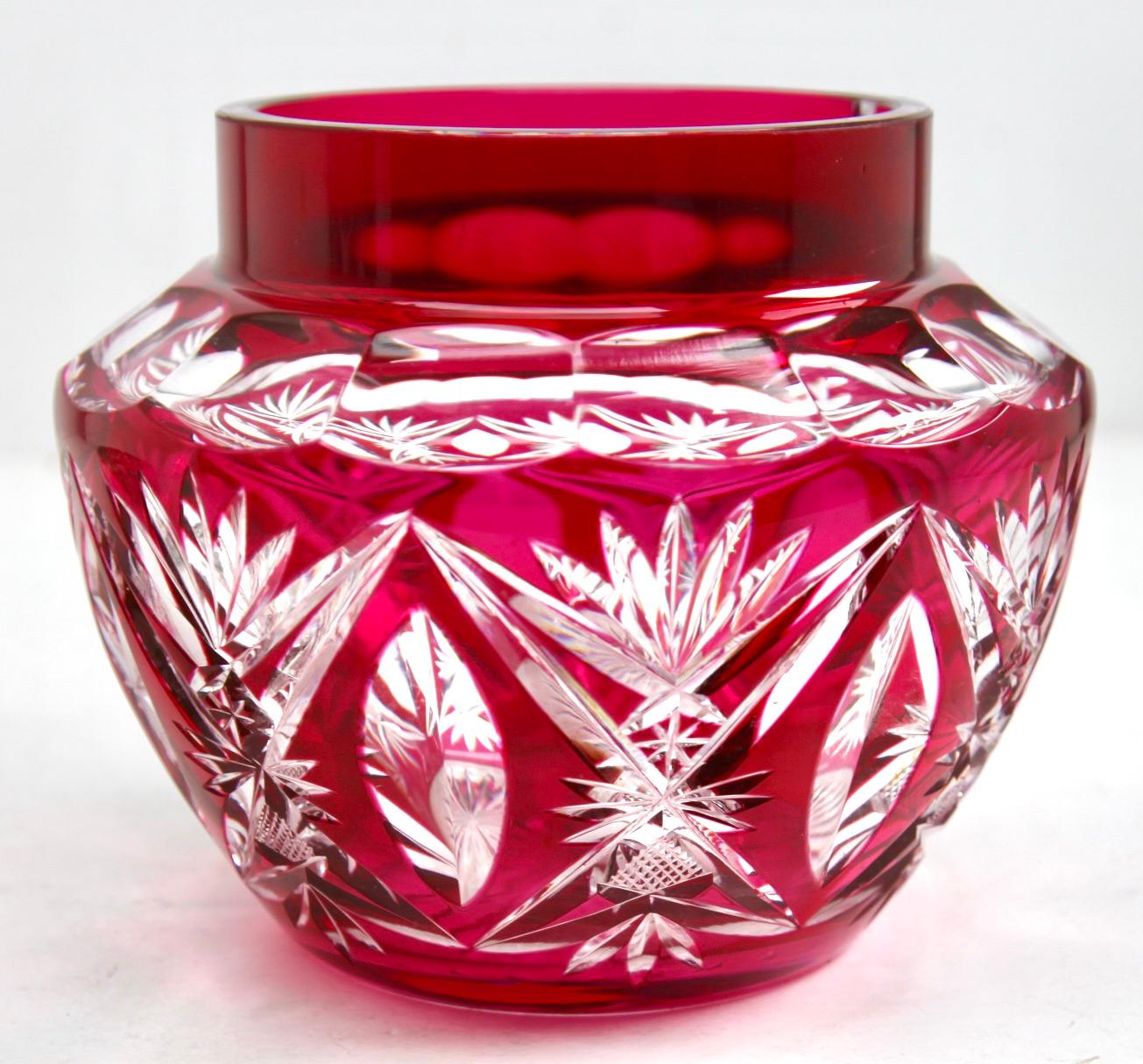 Val Saint Lambert Large 'Pique Fleurs' Vase, Crystal Cut-to-Clear, with Grille For Sale 2