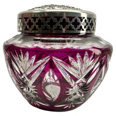 Grand vase Picique Fleurs du Val Saint Lambert, en cristal taillé à la main, avec grille