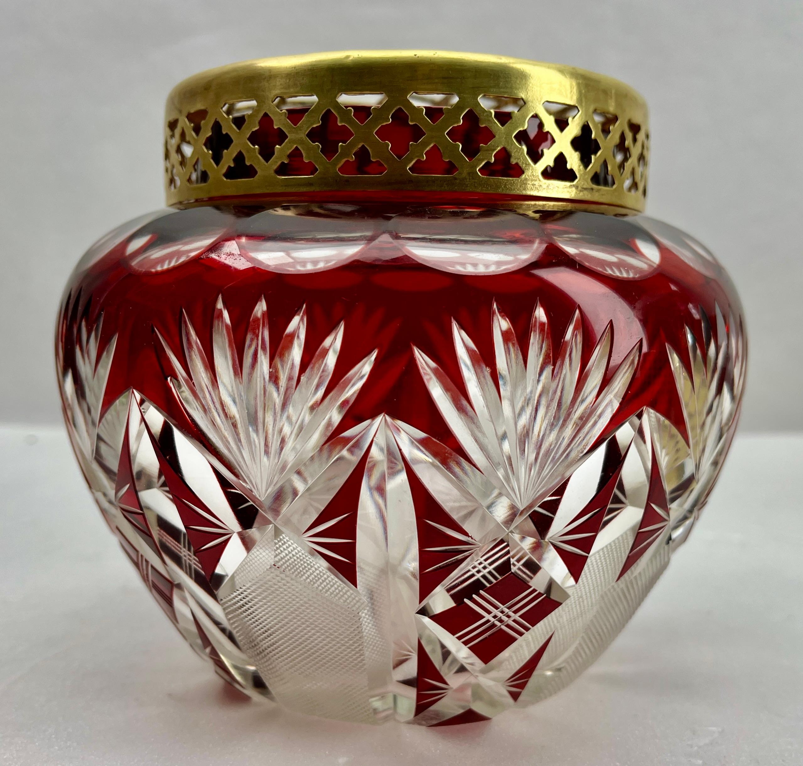 Hand-Crafted Val Saint Lambert Large 'Pique Fleurs' Vase, Crystal Cut-to-Clear, with Grille For Sale