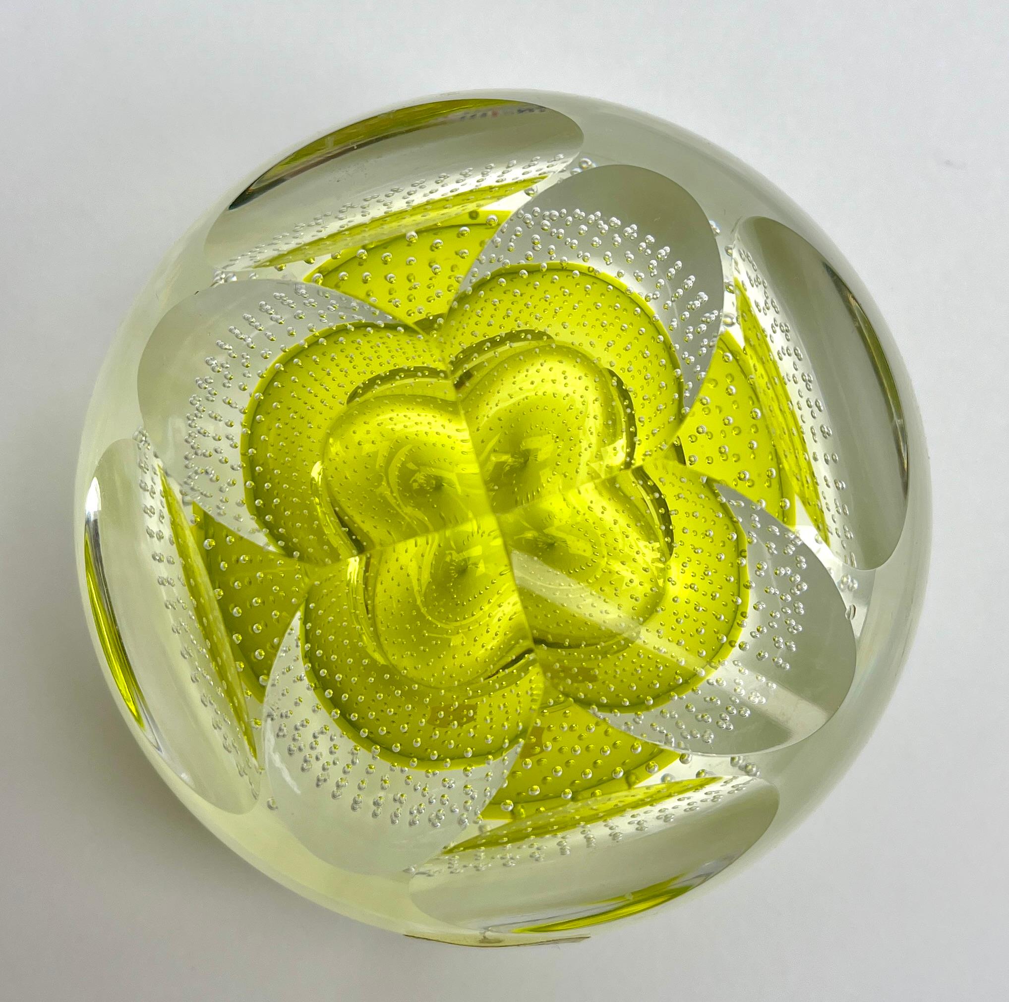 Belge Presse-papier Val Saint Lambert avec Label Nail Crystal en vente