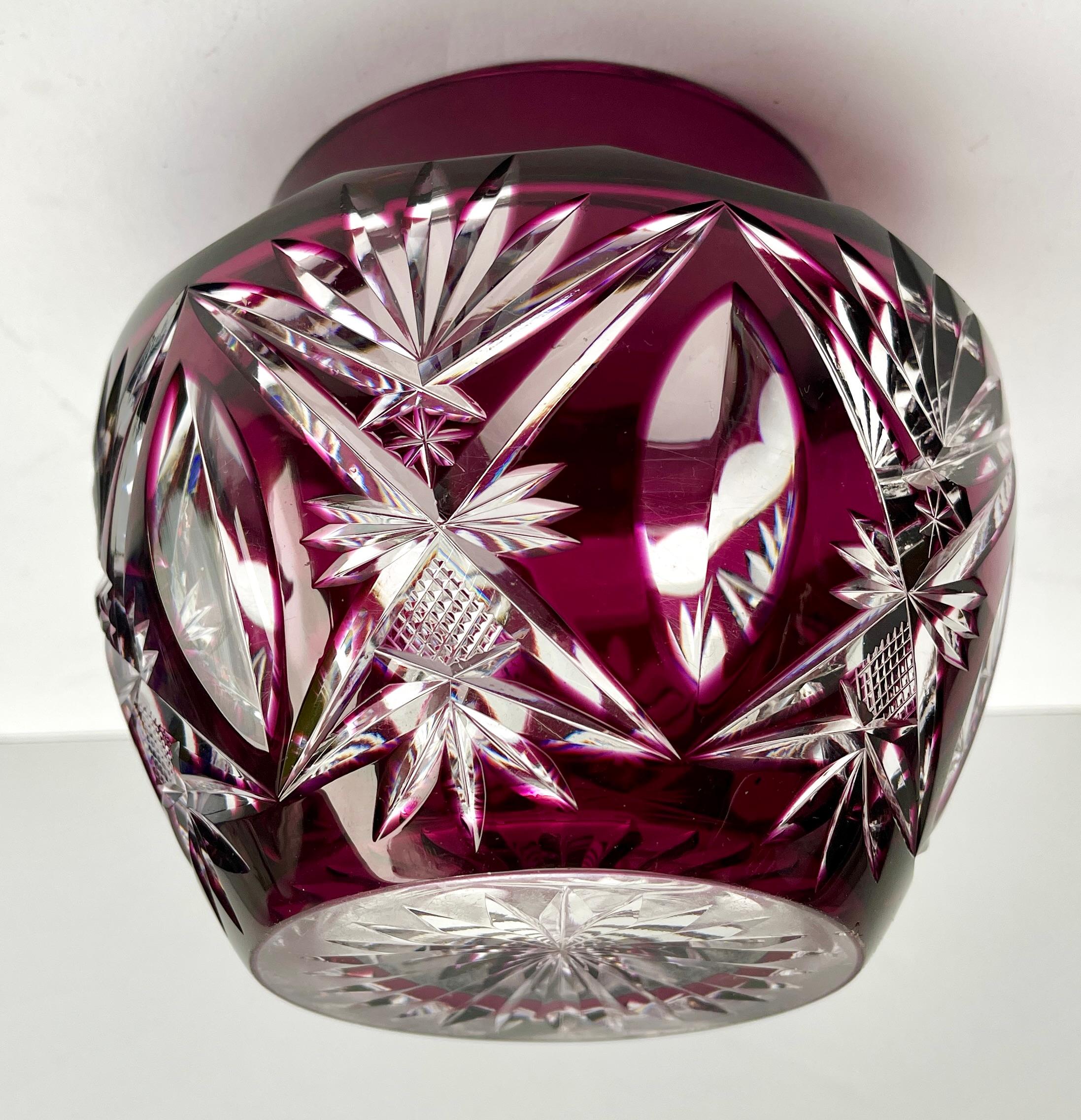 Faceted Val Saint Lambert 'Pique Fleurs' Vase, Crystal Cut-to-Clear, with Grille For Sale