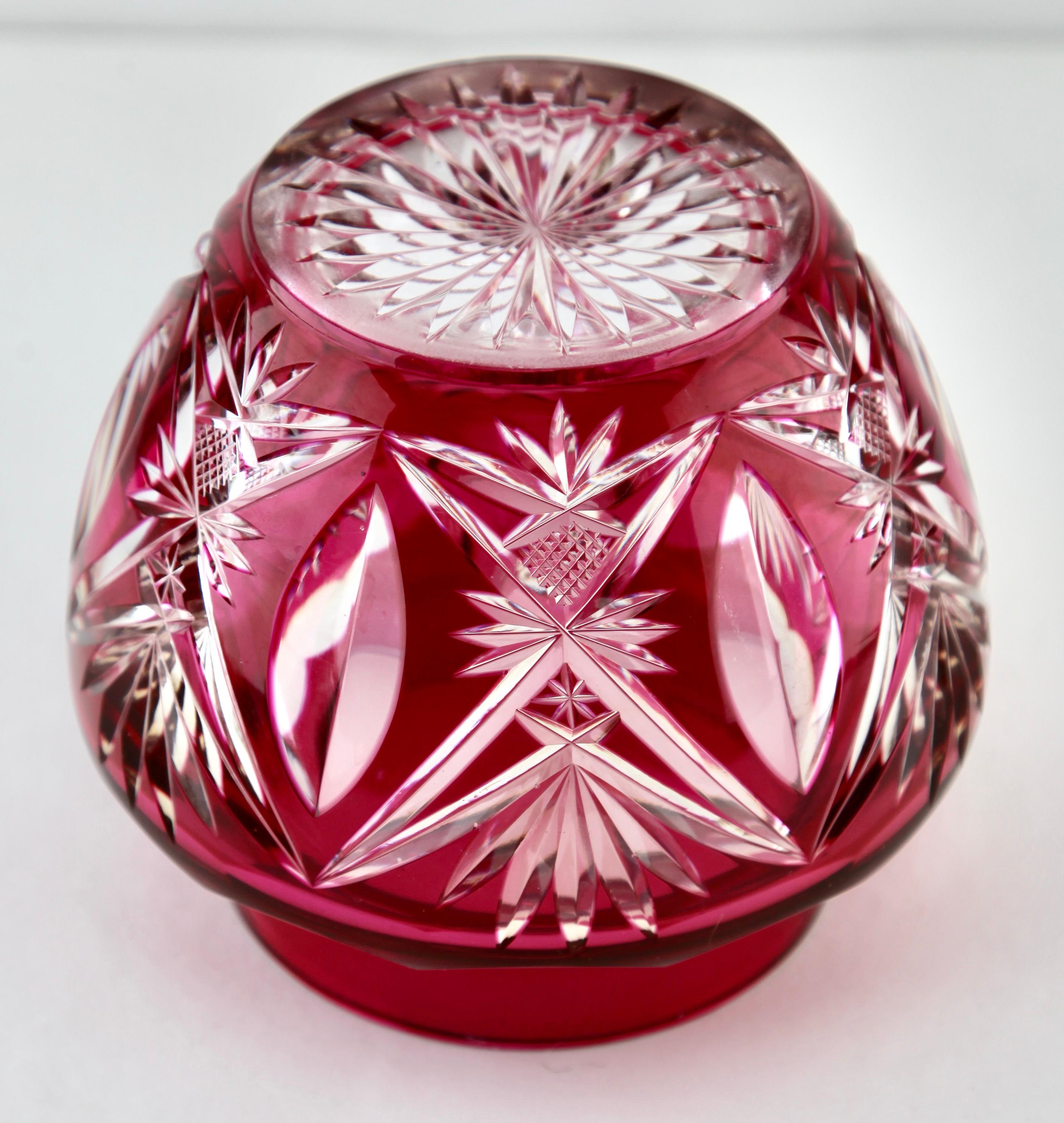 Art Deco Val Saint Lambert 'Pique Fleurs' Vase, Crystal Cut-to-Clear, with Grille For Sale