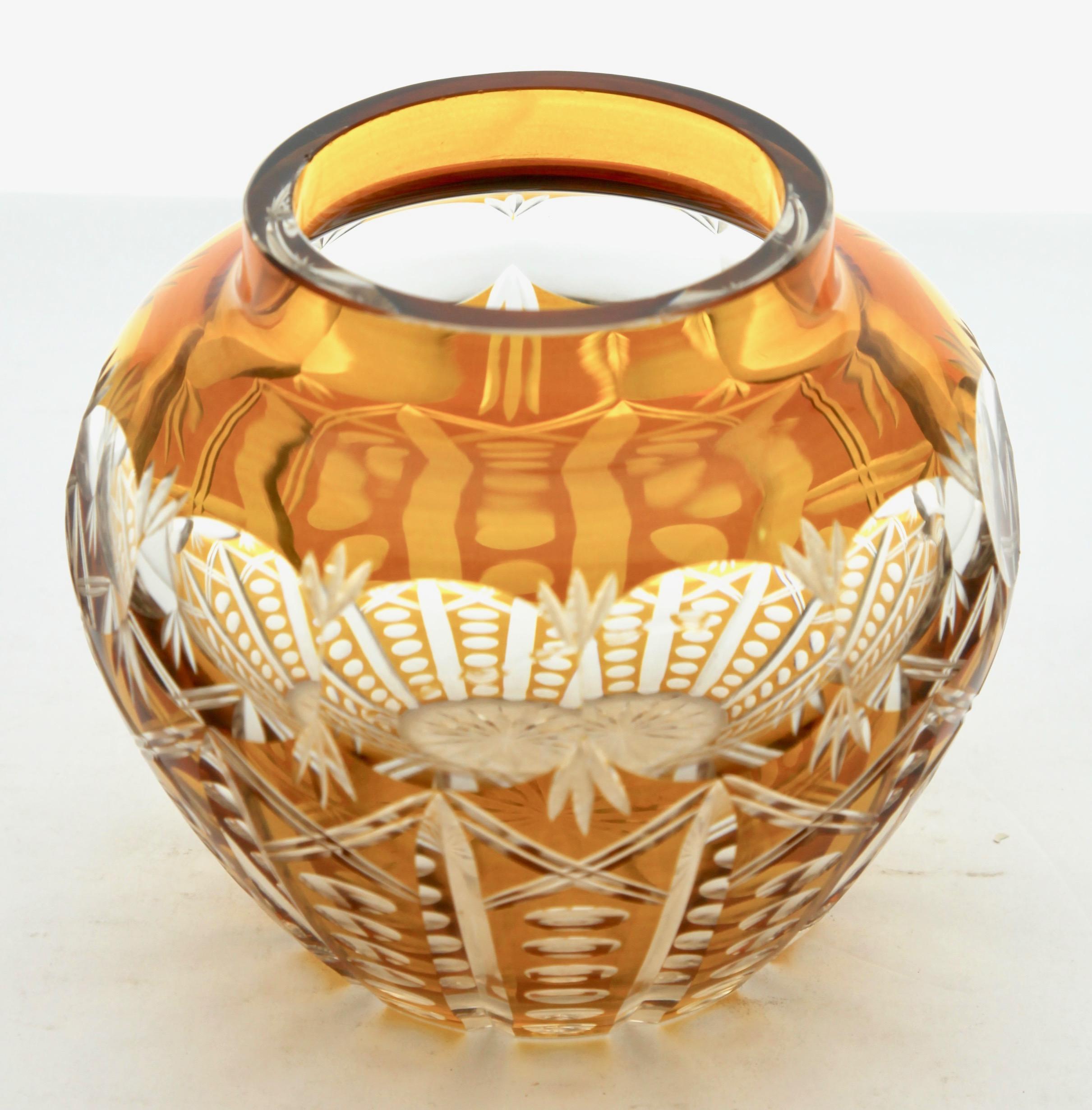 Vase 'Pique Fleurs' de Val Saint Lambert avec grille en cristal taillé en clair:: années 1930 1