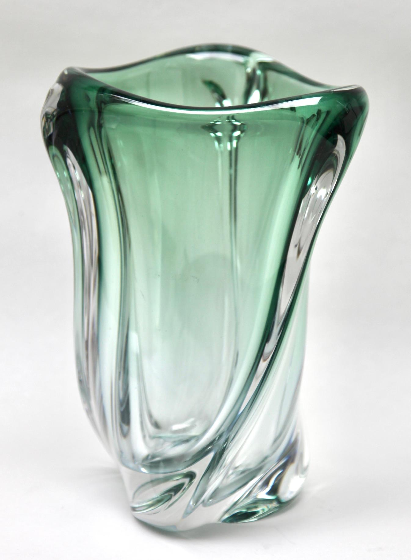 Val Saint Lambert Sculpted Crystal Vase Green with Sommerso Core, Belgium In Good Condition In Verviers, BE