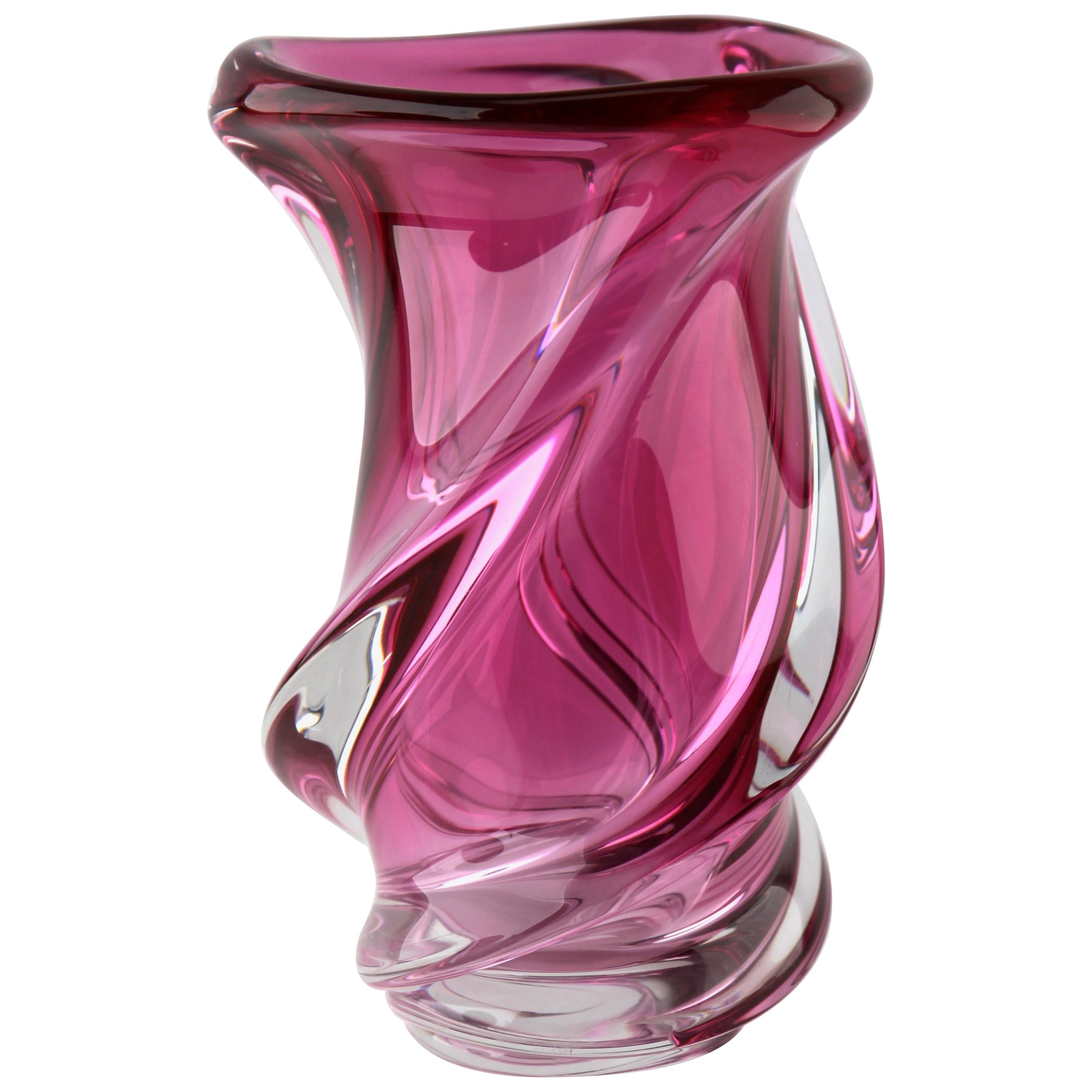 Vase en cristal sculpté du Val Saint Lambert avec cœur Sommerso, Belgique  En vente sur 1stDibs