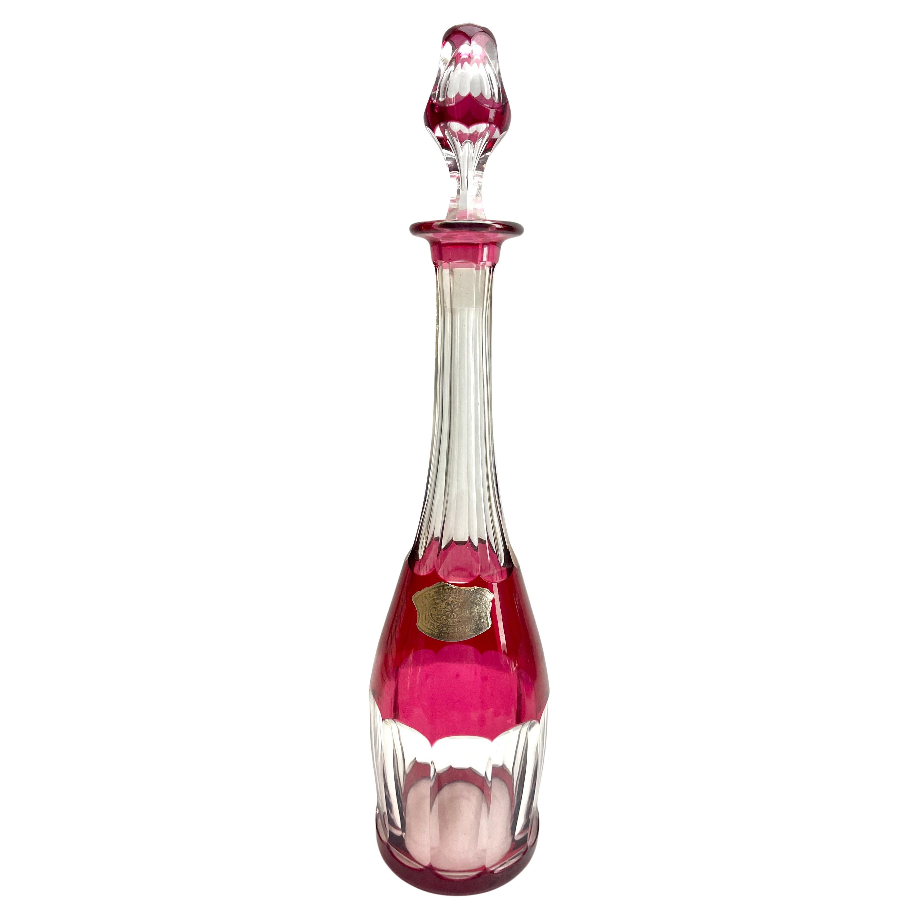 Belge Val Saint Lambert Set of 3 Crystal Decanter, vase and  Recouvrement de cuvette coupé à blanc en vente