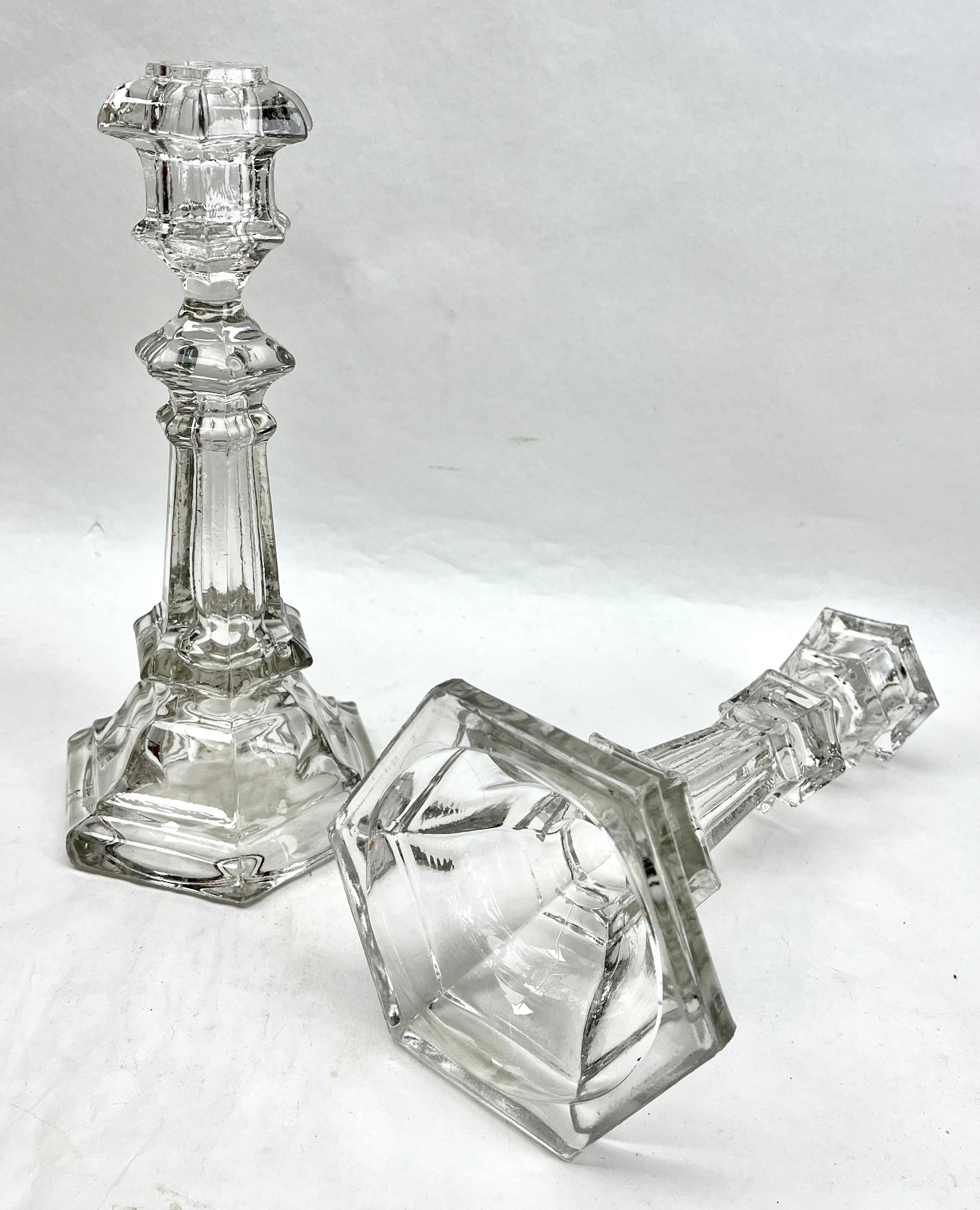 Paire de chandeliers en cristal signés Val Saint Lambert, années 1900, Belgique Bon état - En vente à Verviers, BE