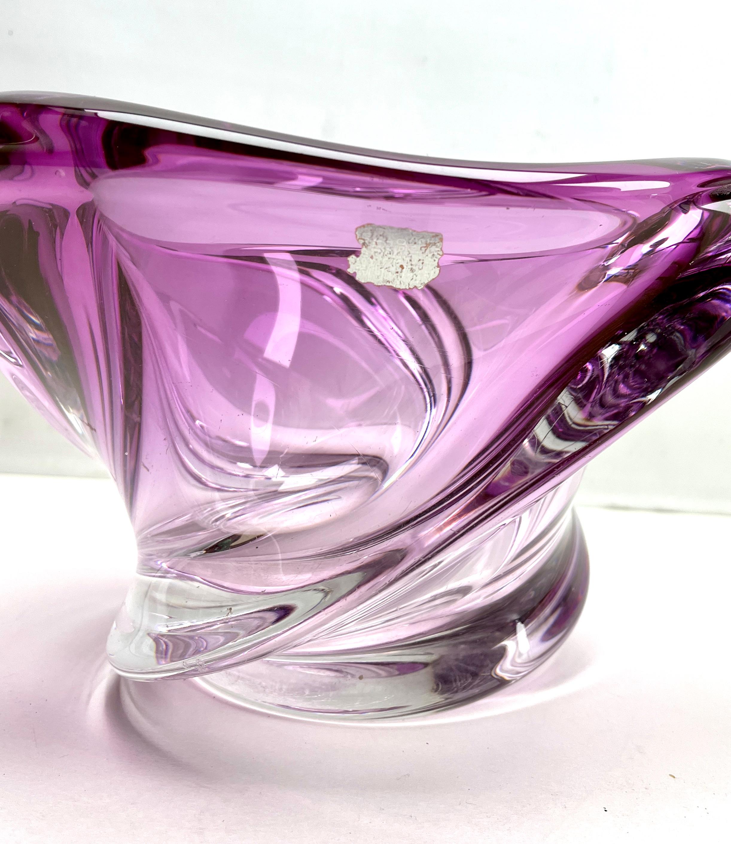 Val Saint Lambert Signed Sculpted Crystal Vase with Sommerso Core, Belgium For Sale 1