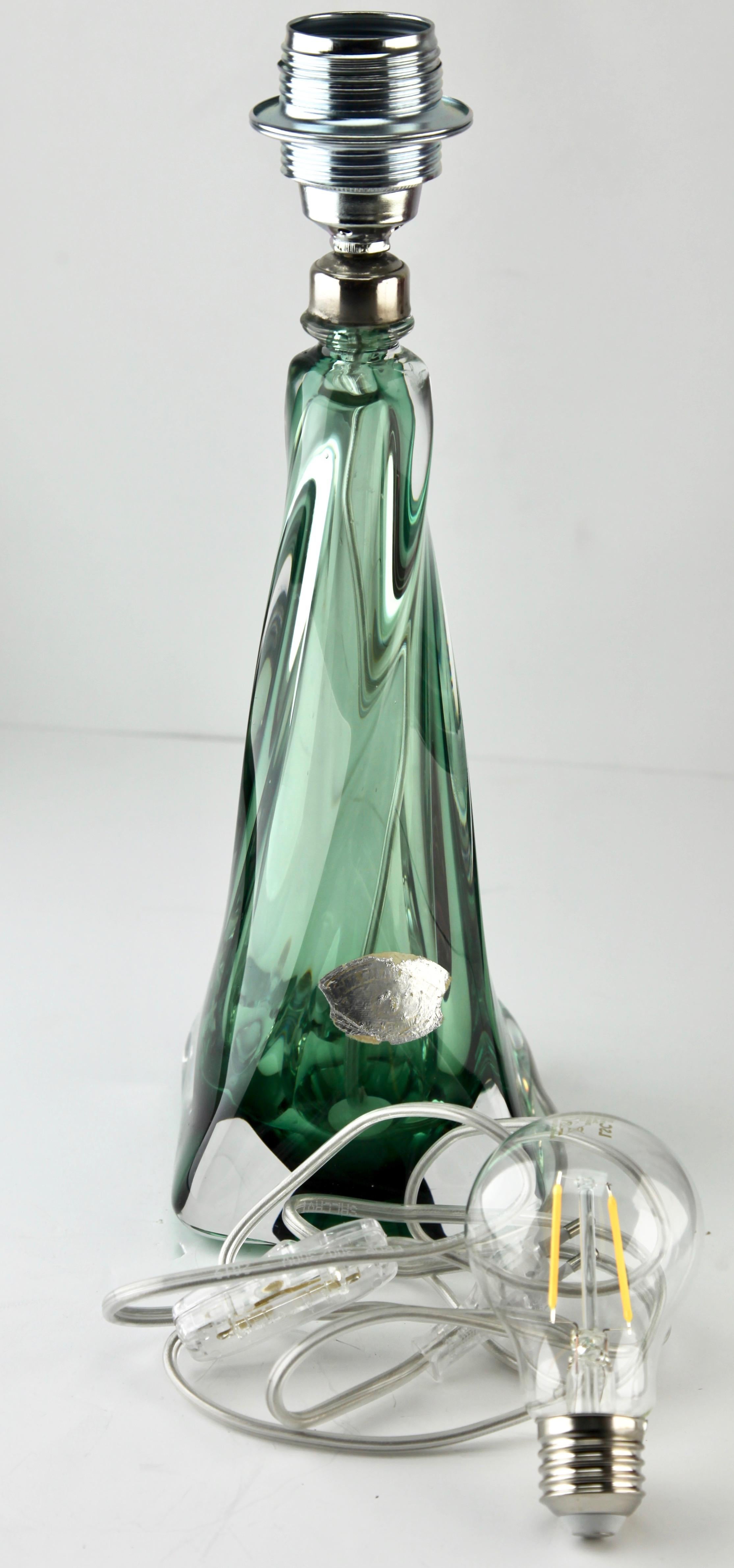 Val Saint Lambert Signed 'Twisted Light' Crystal Emerald Green Table Lamp In Good Condition In Verviers, BE