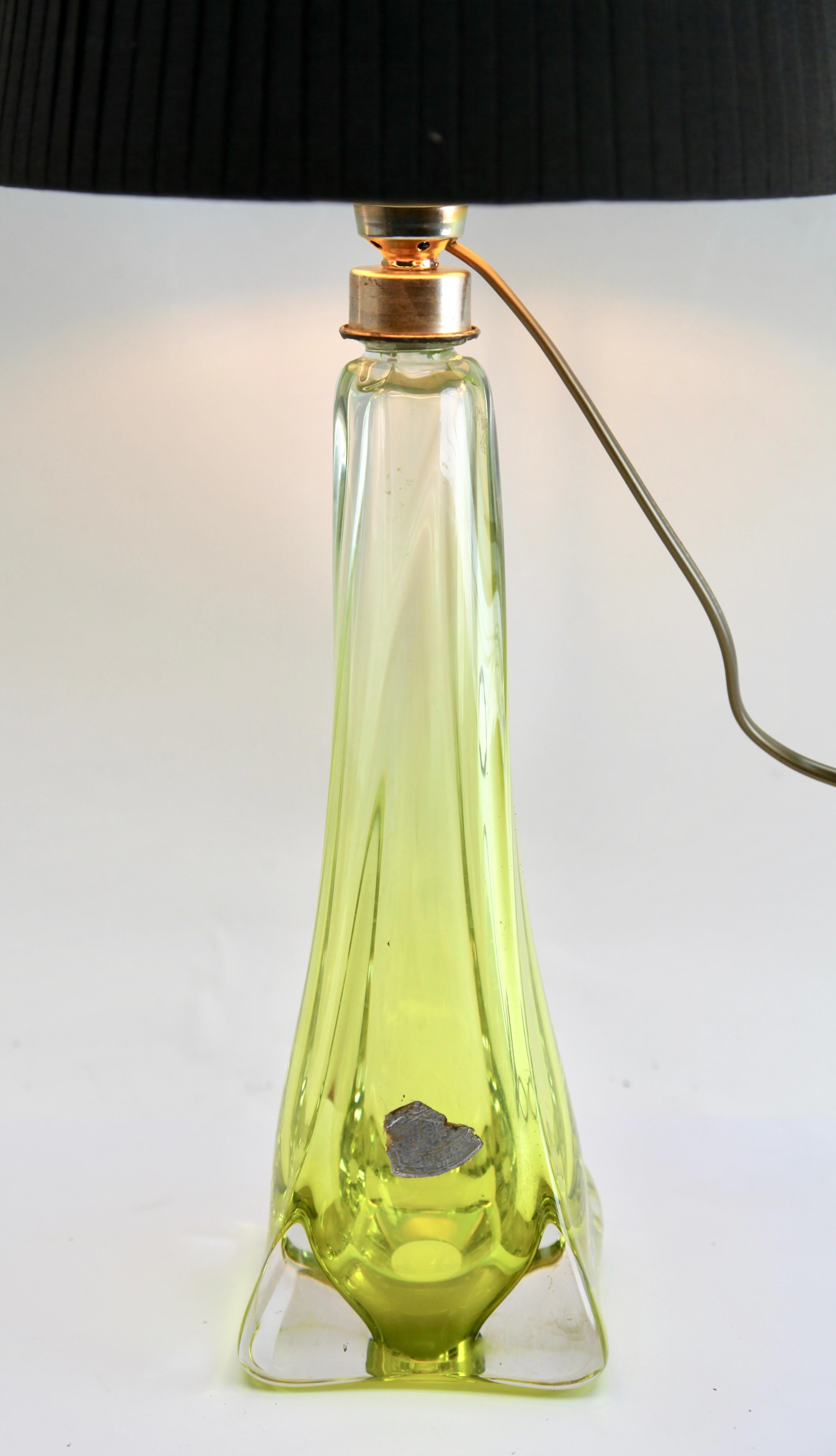 Fait main Lampe de bureau en verre de cristal torsadé « Torsadé Light » signée Val Saint Lambert, années 1953 en vente