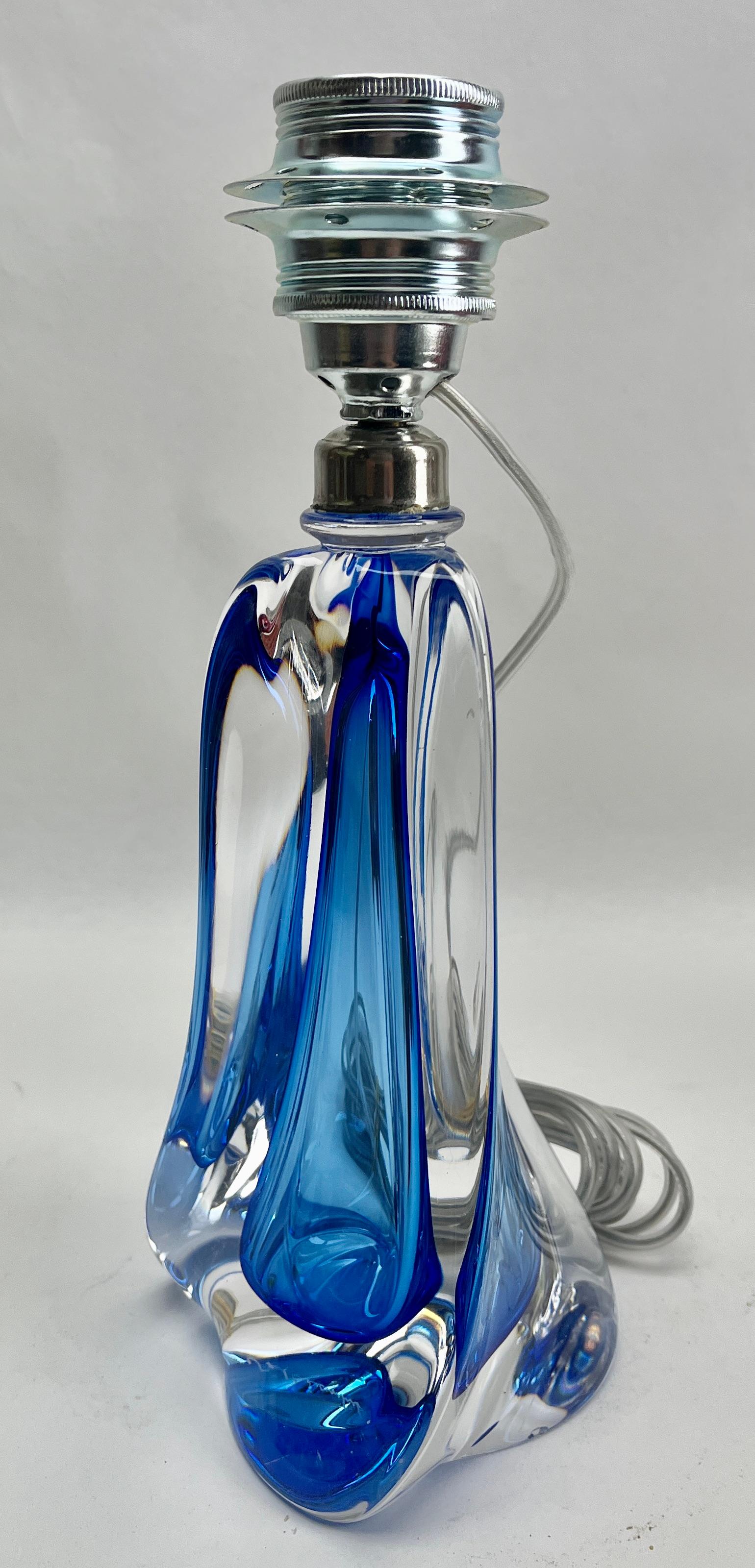 Belge Technique de la lampe de bureau Sommerso en cristal torsadé signée Val Saint Lambert en vente