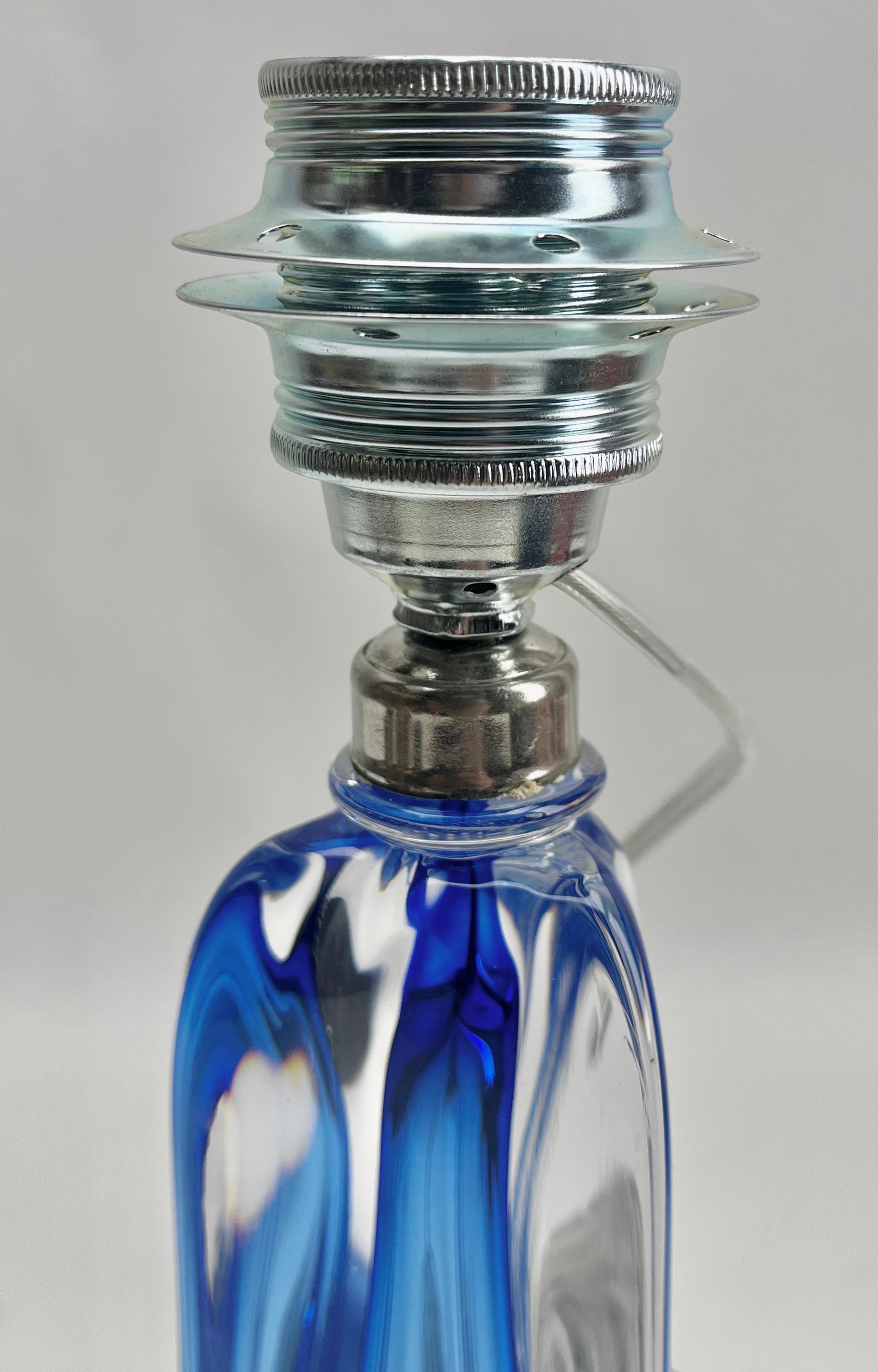 20th Century Val Saint Lambert Sommerso Technique Twisted Light Crystal Table Lamp Signed For Sale