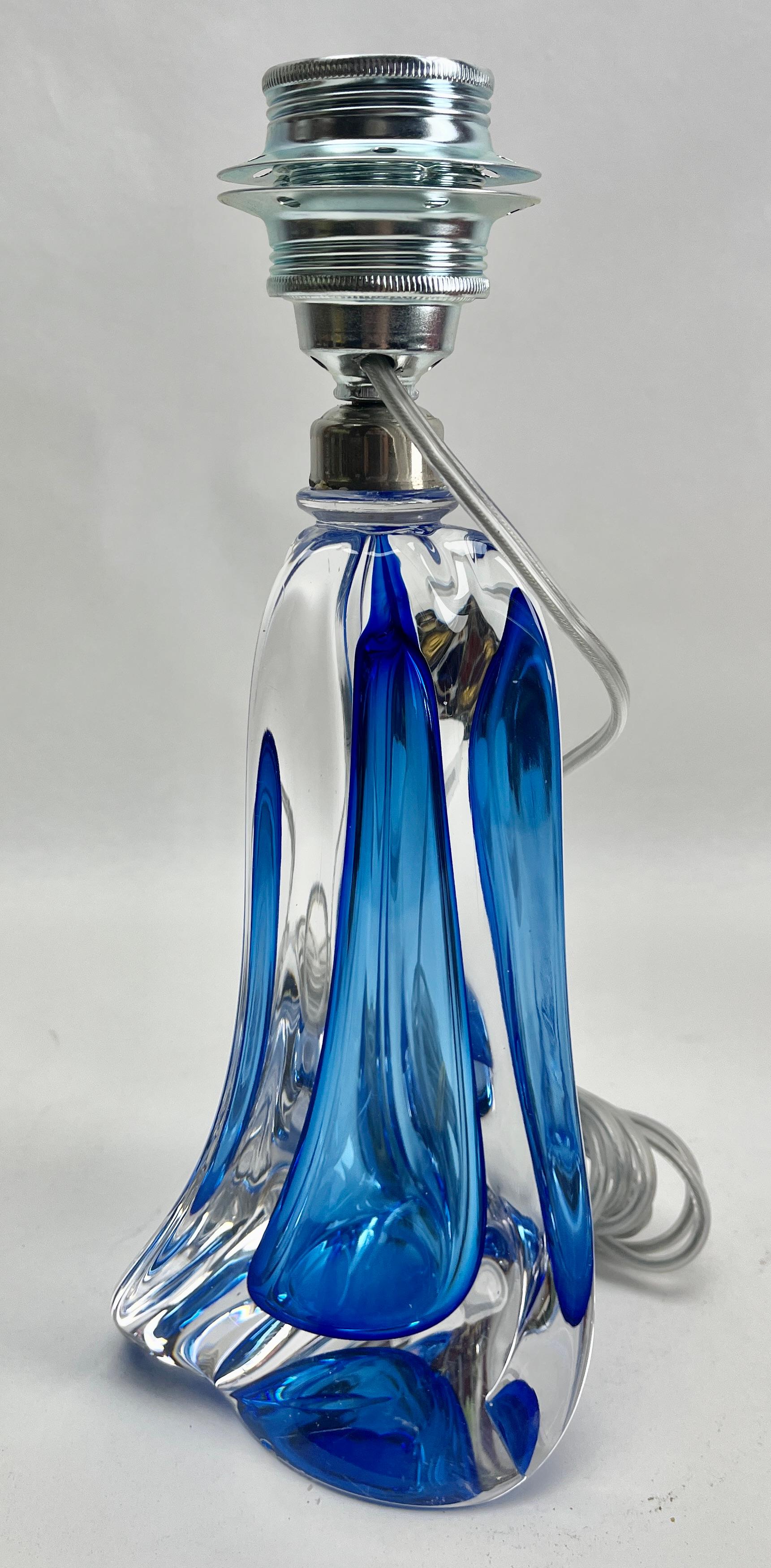 Cristal Technique de la lampe de bureau Sommerso en cristal torsadé signée Val Saint Lambert en vente
