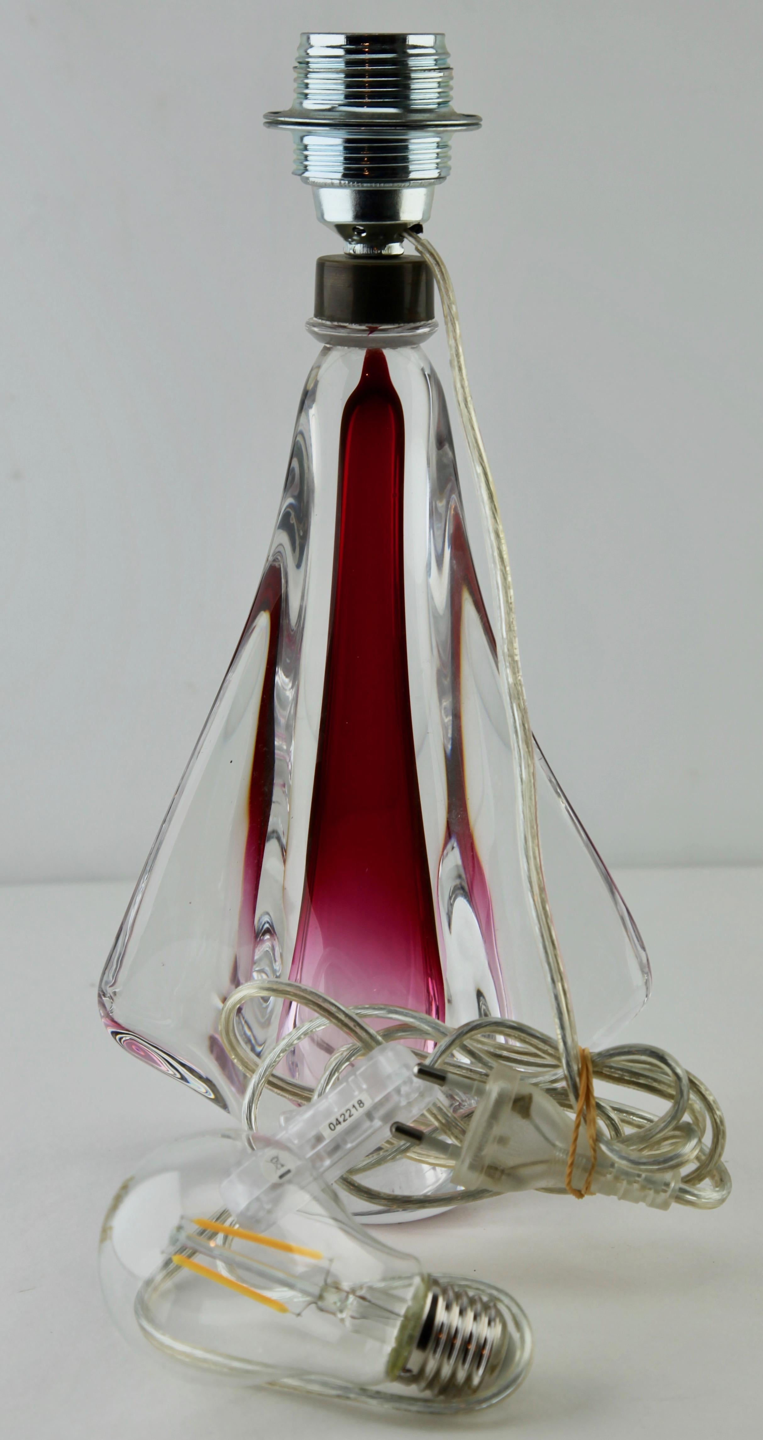 20ième siècle Lampe de bureau Val Saint Lambert avec un épais socle en cristal de verre Sommerso en vente