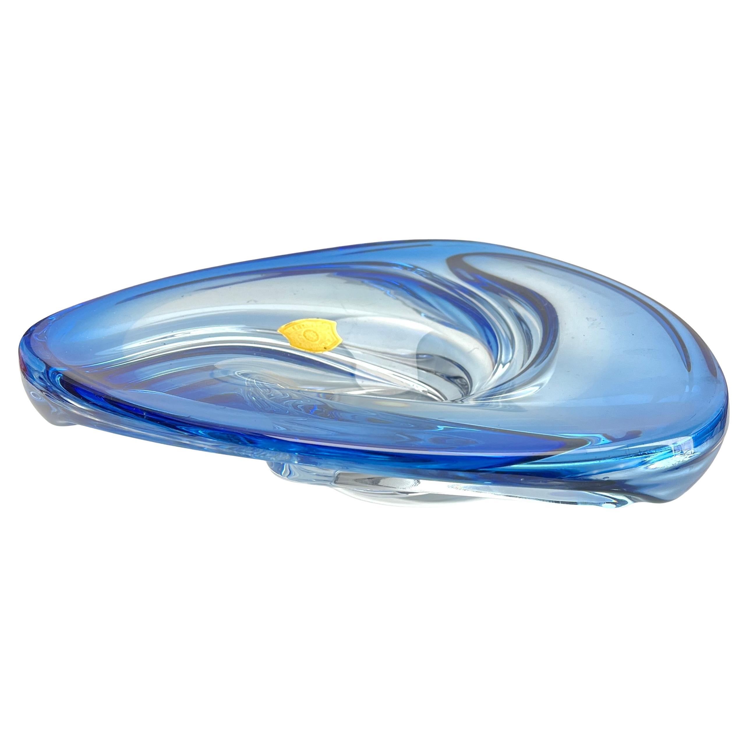 
Val Saint Lambert with Label  Cobalt Blue Heavy Crystal bowl
Weight Crystal 5.4 Kg
Very colourful and a nice bright addition for any decorator.
Looks simply stunning.

Please don't hesitate to get in touch with any further questions.
Best Regards