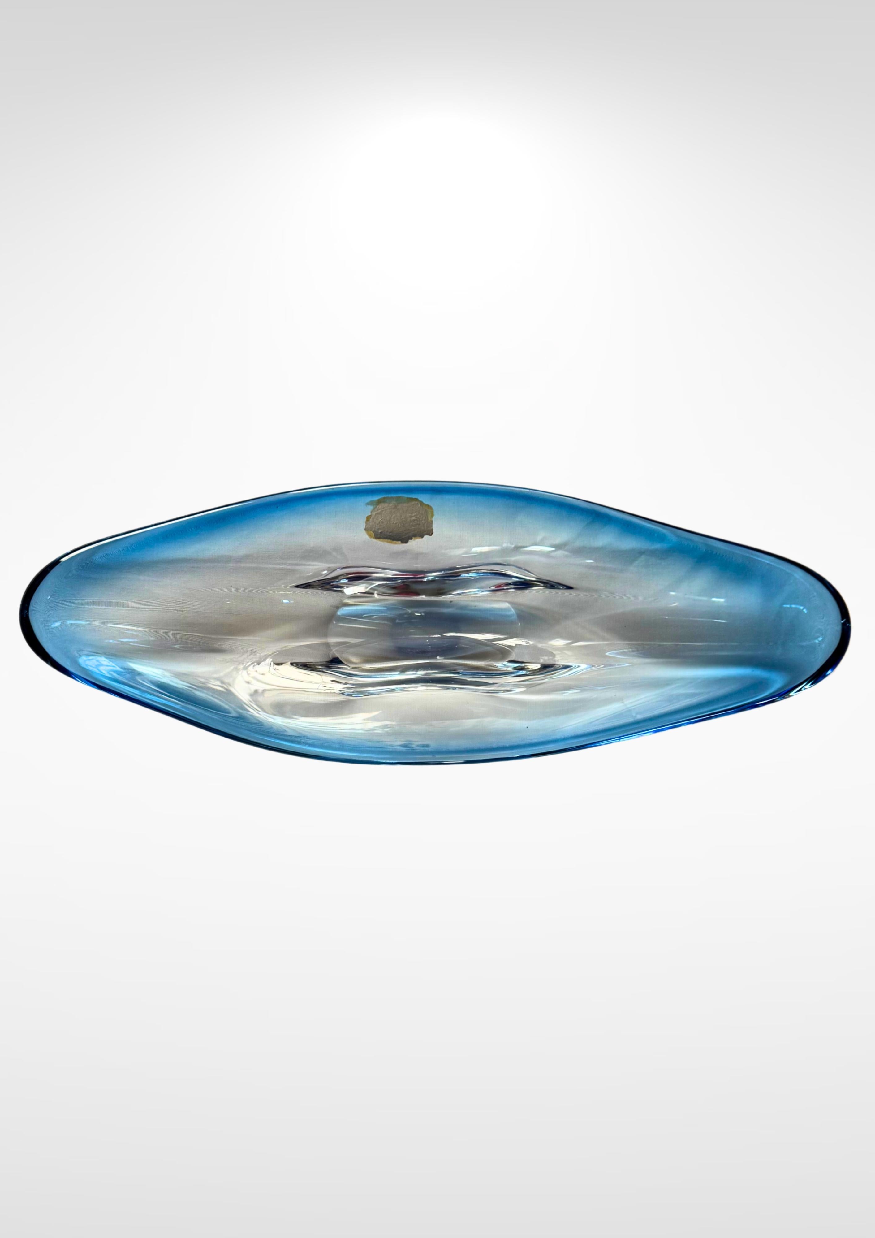 Val Saint Lambert Crystal glass centrepiece dish, Belgium, circa 1960s.
Oval shaped blue to clear glass dish.
Signed on the base.
In excellent condition.