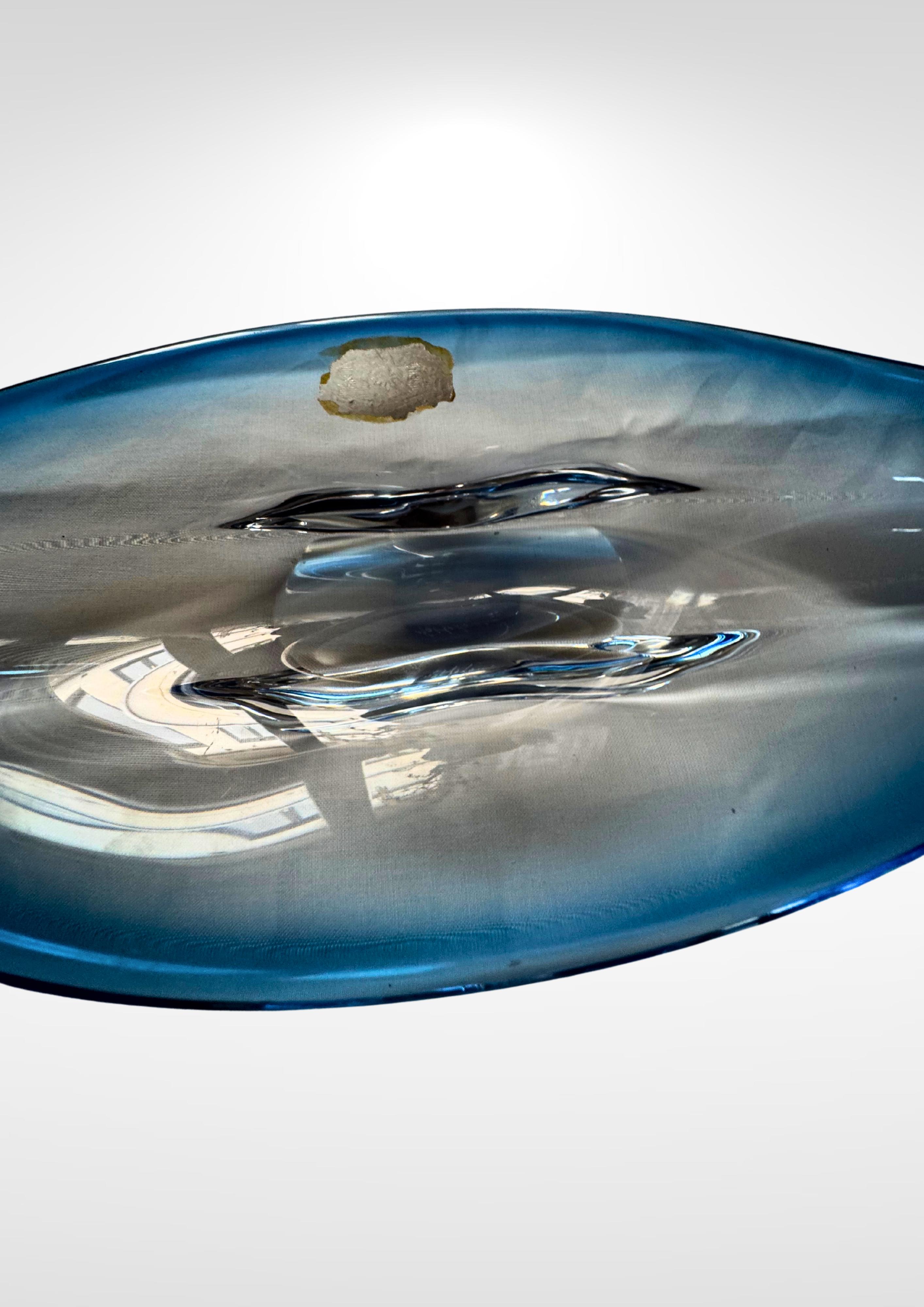 Val Saint Lambeth Glass Crystal Oval blue Centrepiece Dish Signed In Good Condition For Sale In Torquay, GB