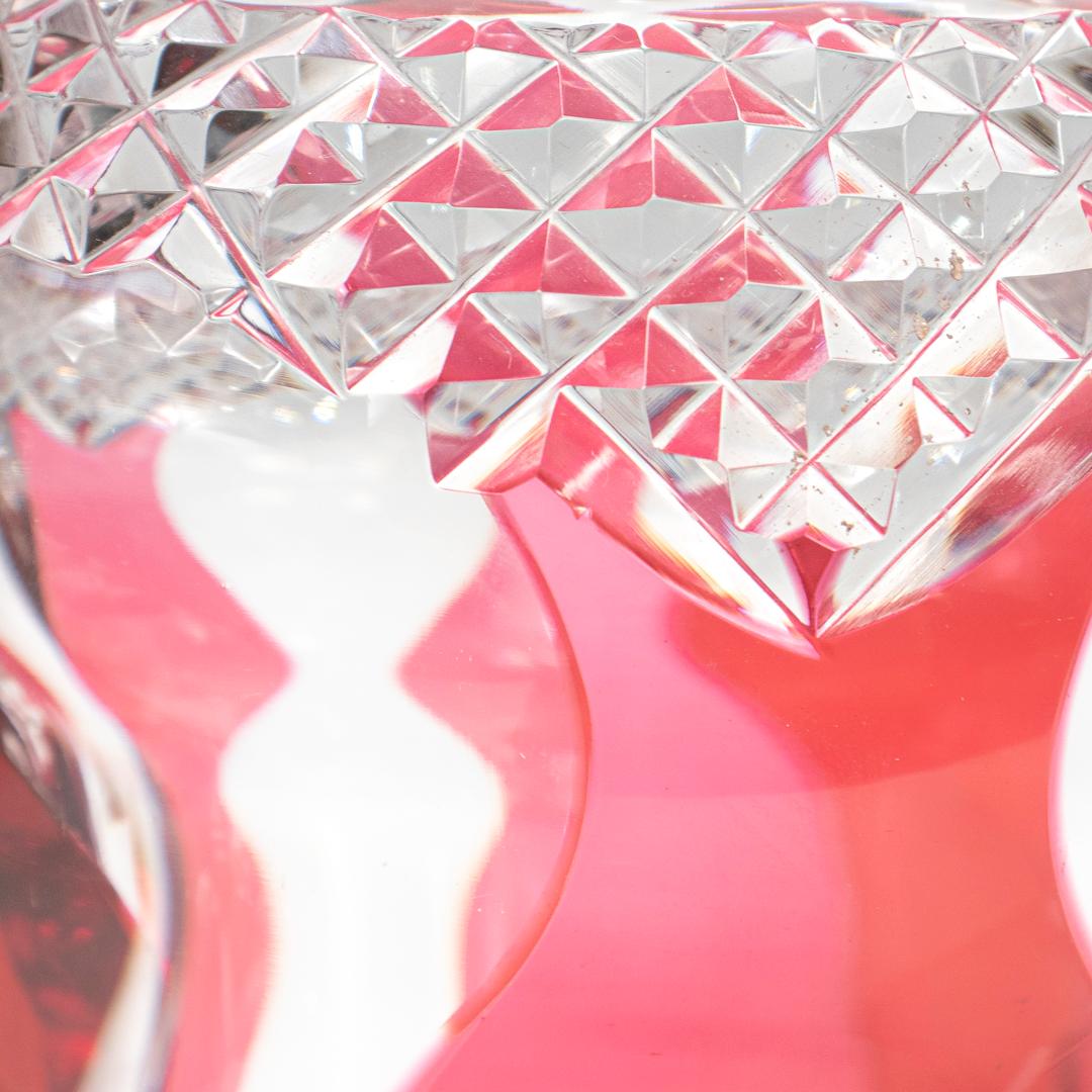Vase de style Art Déco de Val St. Lambert en verre rouge ou canneberge taillé en clair en vente 5