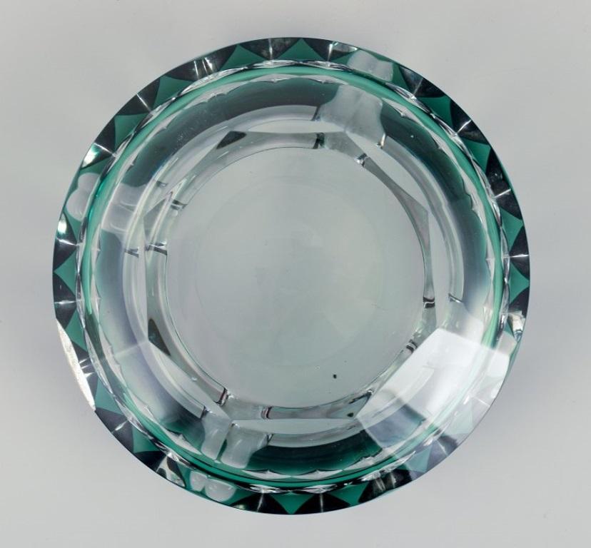 Val St. Lambert, Belgium. Faceted cigar ashtray in green and clear glass.  For Sale 1