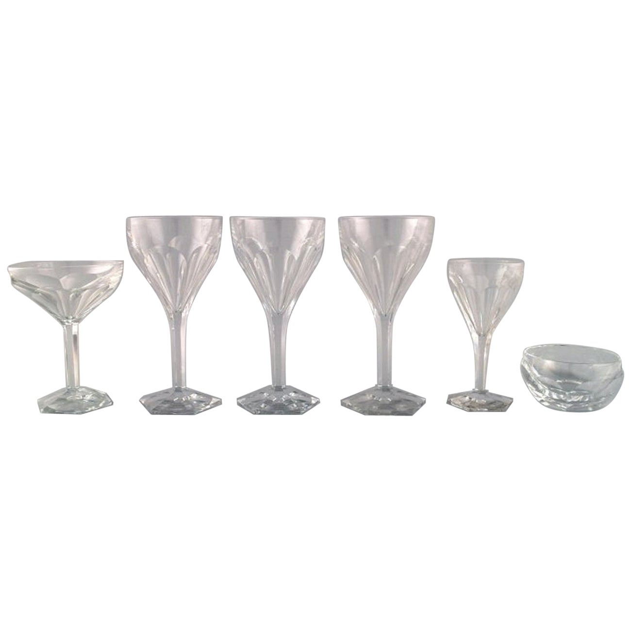 Cinq verres Lalaing et un bol à rinceaux en verre cristal de Val St. Lambert, Belgique