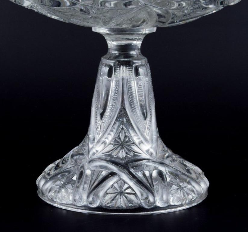 Début du 20ème siècle Val St. Lambert, Belgique. Grand centre de table en verre cristal transparent en vente