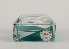 Val St. Lambert, Belgium. Lidded box in art glass. Faceted clear and green glass