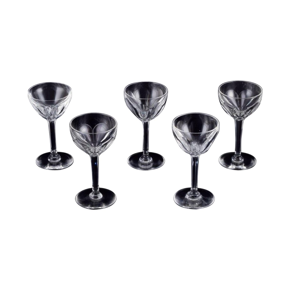 Val St. Lambert, Belgium. Set of five Art Deco liqueur glasses in crystal.