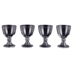 Val St. Lambert, Belgien. Set von vier Weingläsern aus klarem Kristallglas.