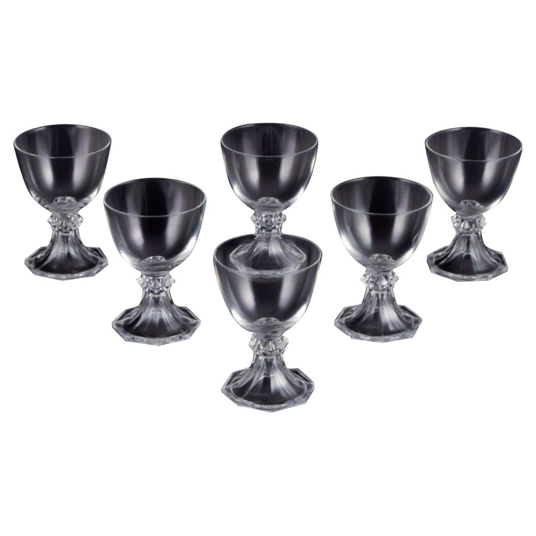Val St. Lambert, Belgien. Set von sechs Rotweingläsern aus klarem Kristallglas.