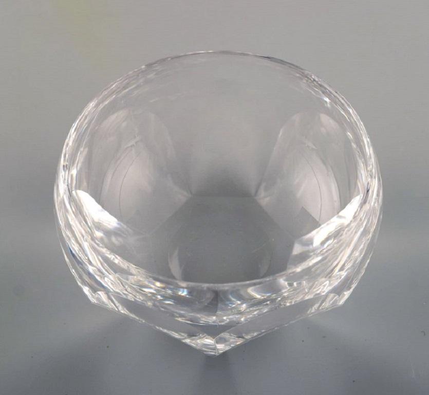 20ième siècle Val St. Lambert, Belgique. Trois bols à rinceau Lalaing en verre de cristal. en vente