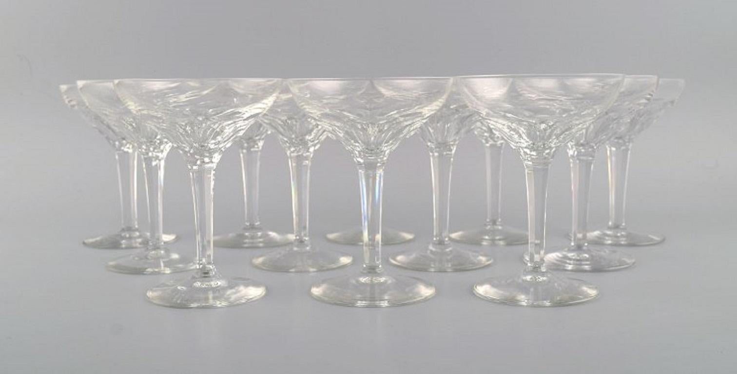 Val St. Lambert, Belgium. Twelve champagne bowls in clear mouth-blown crystal glass. 1930s.
Measures: 10.2 x 13.5 cm
In perfect condition.