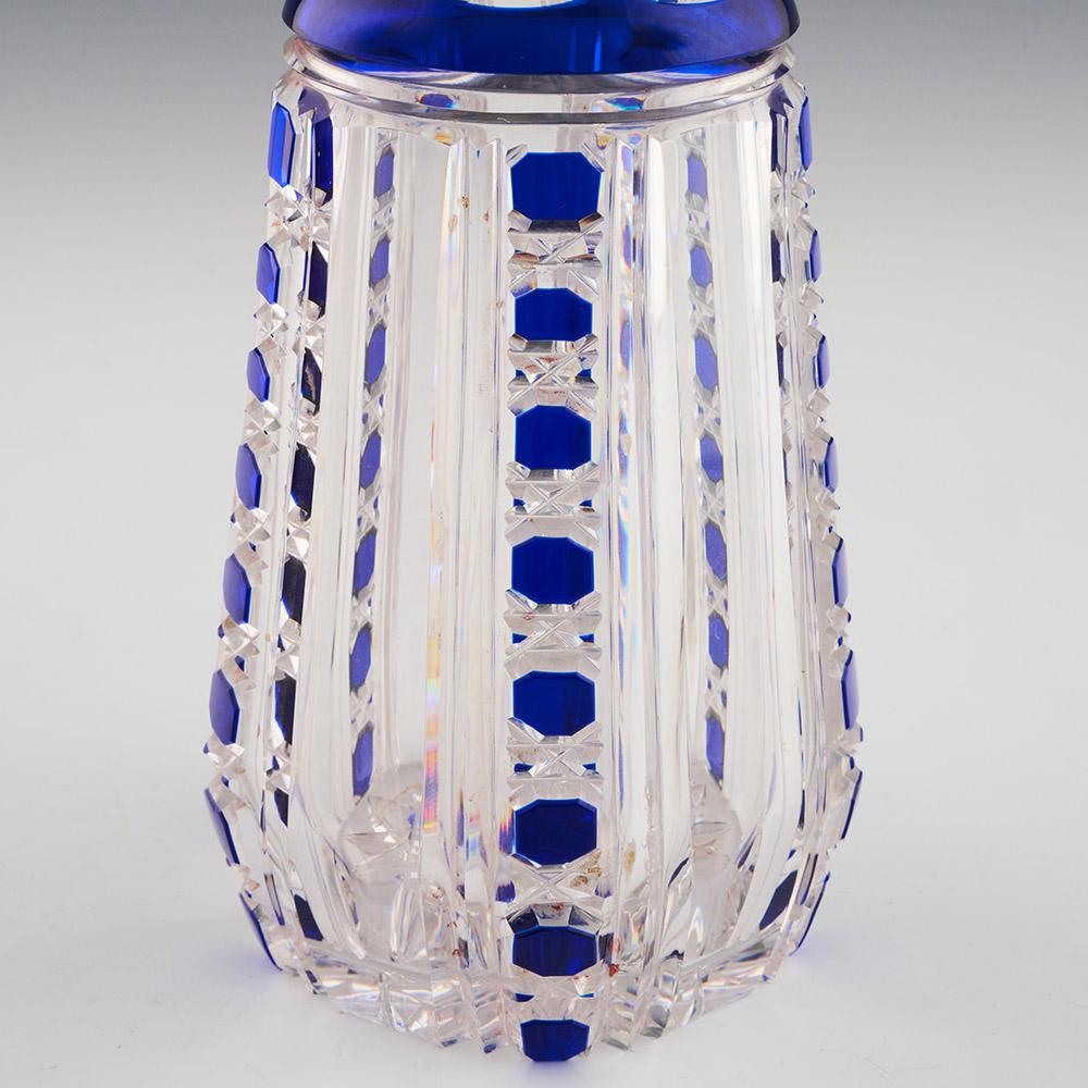 Carafe Val St Lambert bleue taillée en clair vers 1910 en vente 6