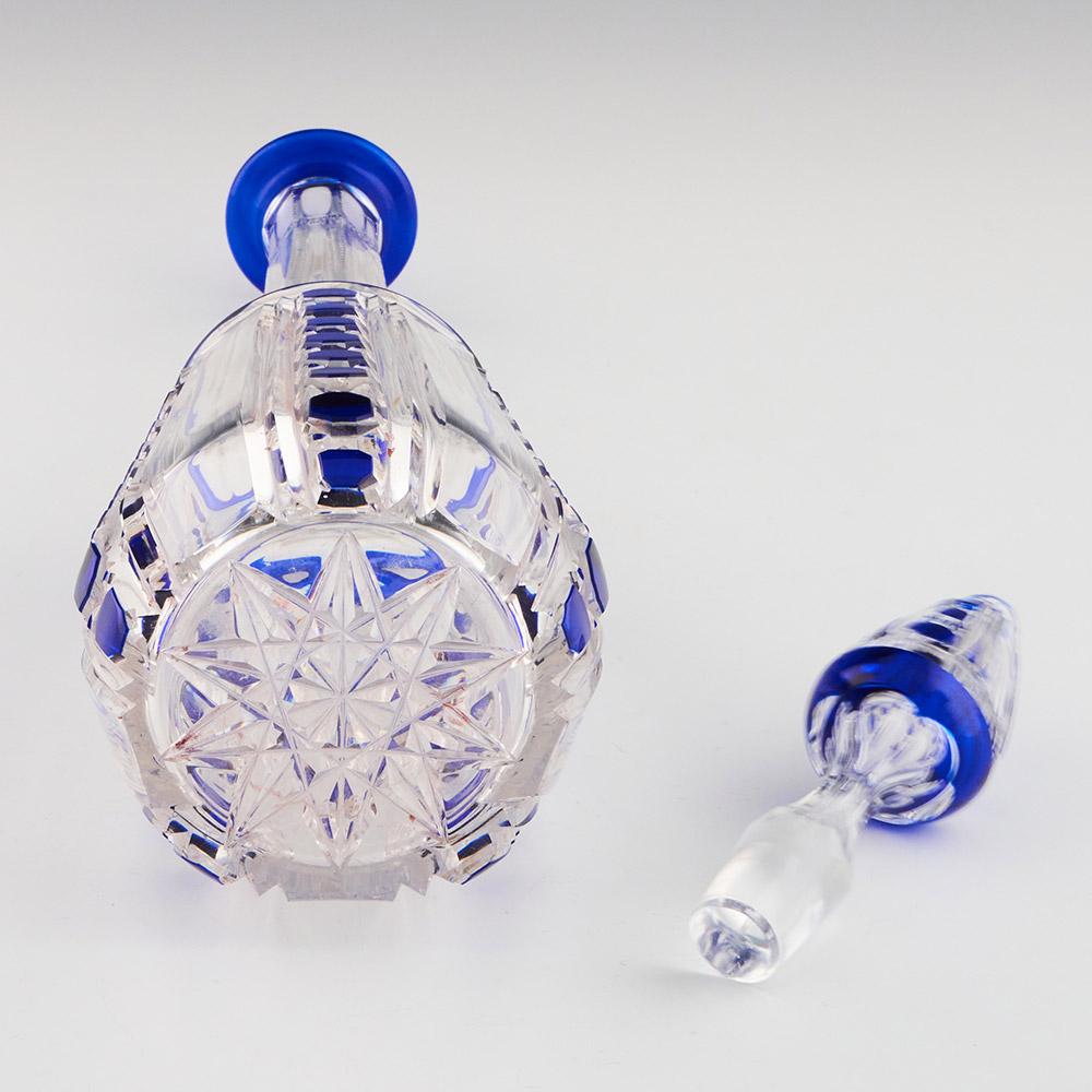 Carafe Val St Lambert bleue taillée en clair vers 1910 en vente 2