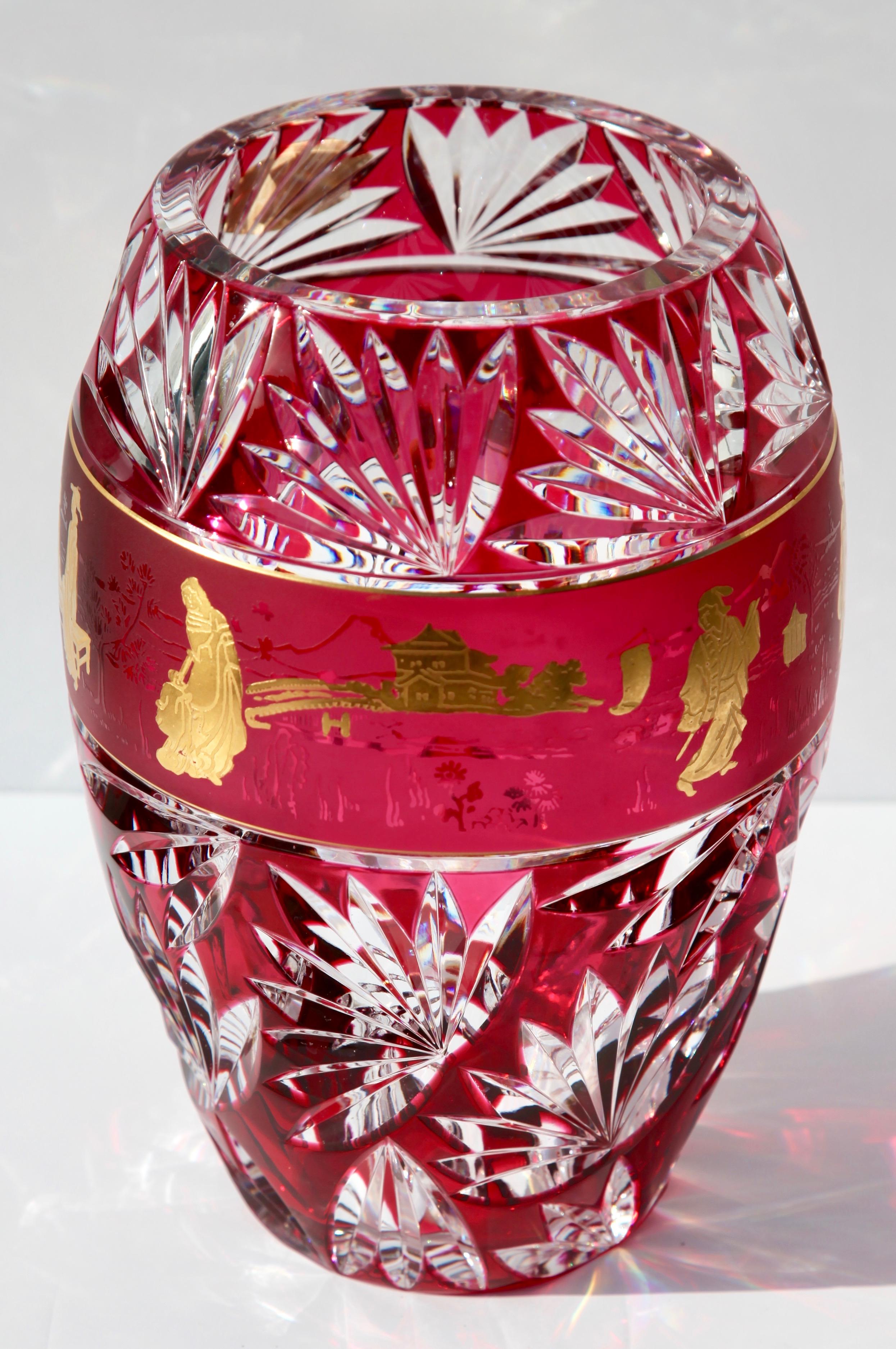 Facetté Val St Lambert 'Label' Masterpieces, vase en cristal décoré d'or et taillé à la main
