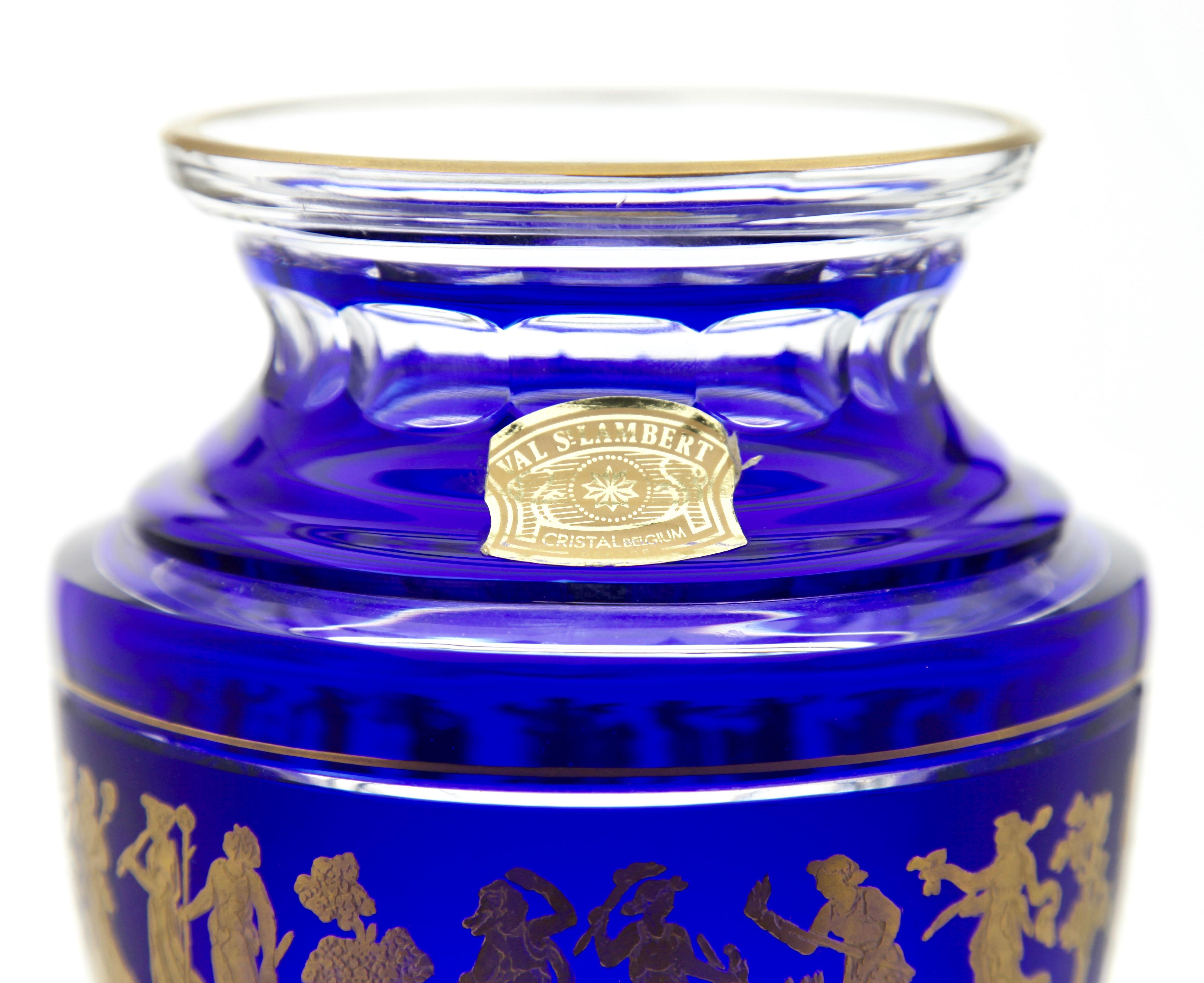 Metà XX secolo Capolavori di Val St Lambert, vaso di cristallo decorato in oro 'Jupiter' tagliato a vivo in vendita