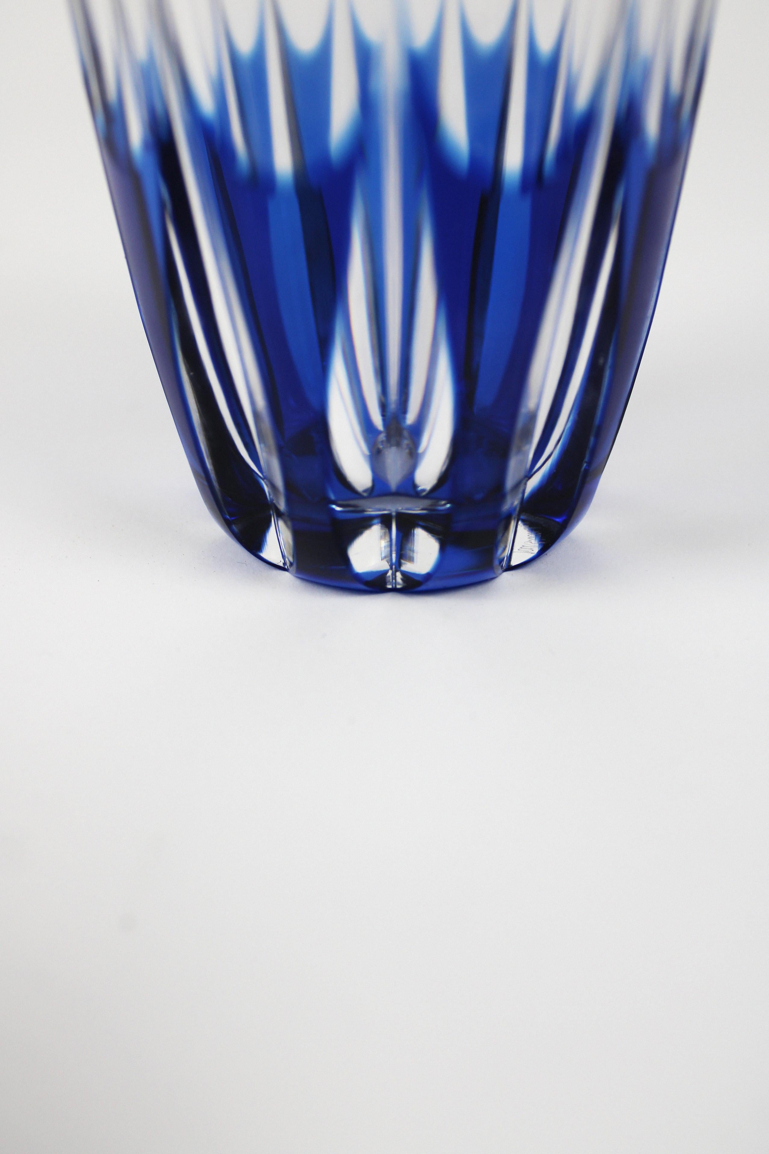 Belge Vase Art Glass Crystal Blue Art Deco signé Val St Lambert, Belgique, années 1950 en vente