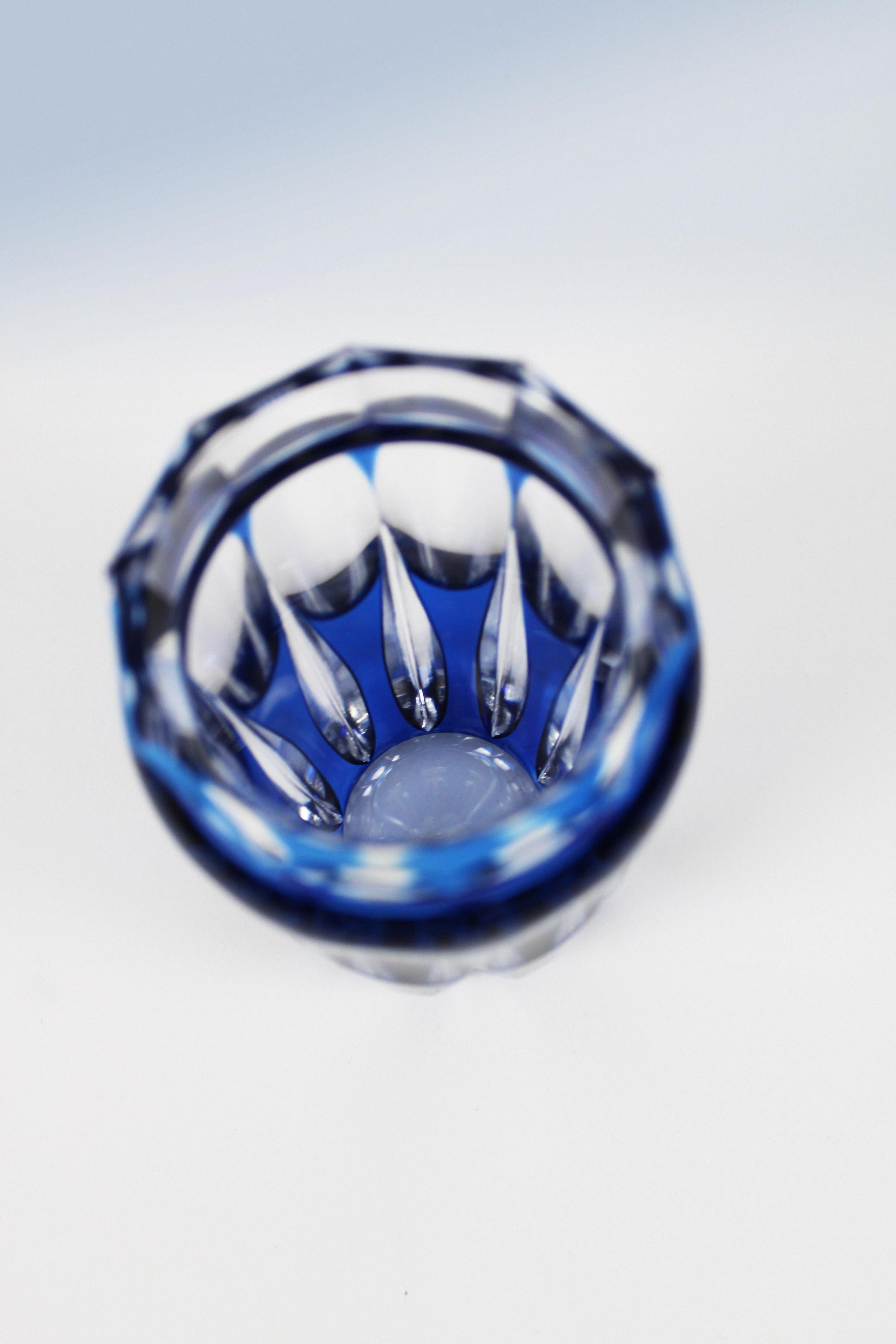 Fait main Vase Art Glass Crystal Blue Art Deco signé Val St Lambert, Belgique, années 1950 en vente