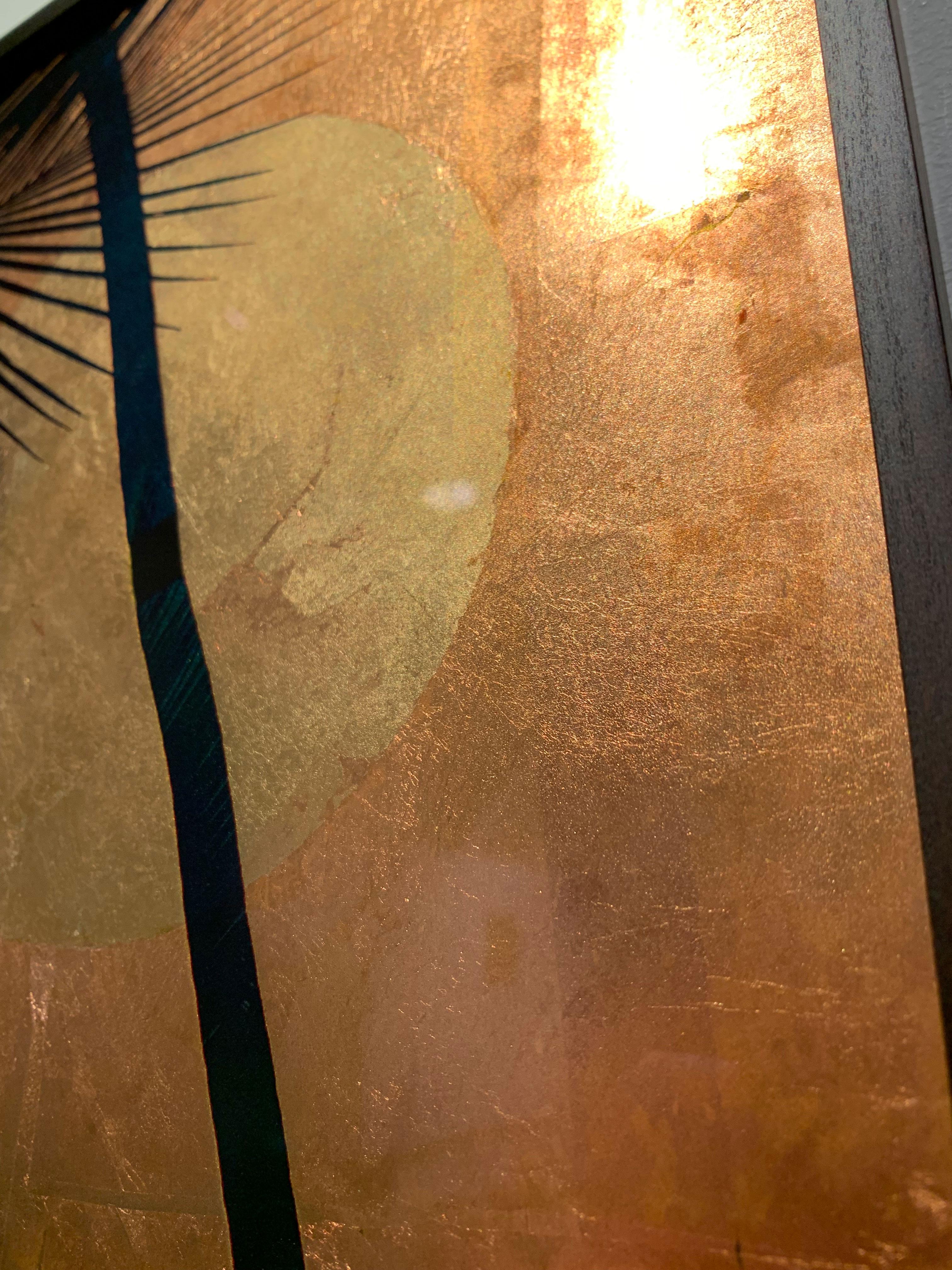 Chandra - qui signifie le dieu hindou de la lune - car l'image a été prise au Sri Lanka. L'image a d'abord été dorée au cuivre, qui a ensuite été frotté pour révéler la plus grande partie du verre, puis l'or a été appliqué par-dessus. La quantité de