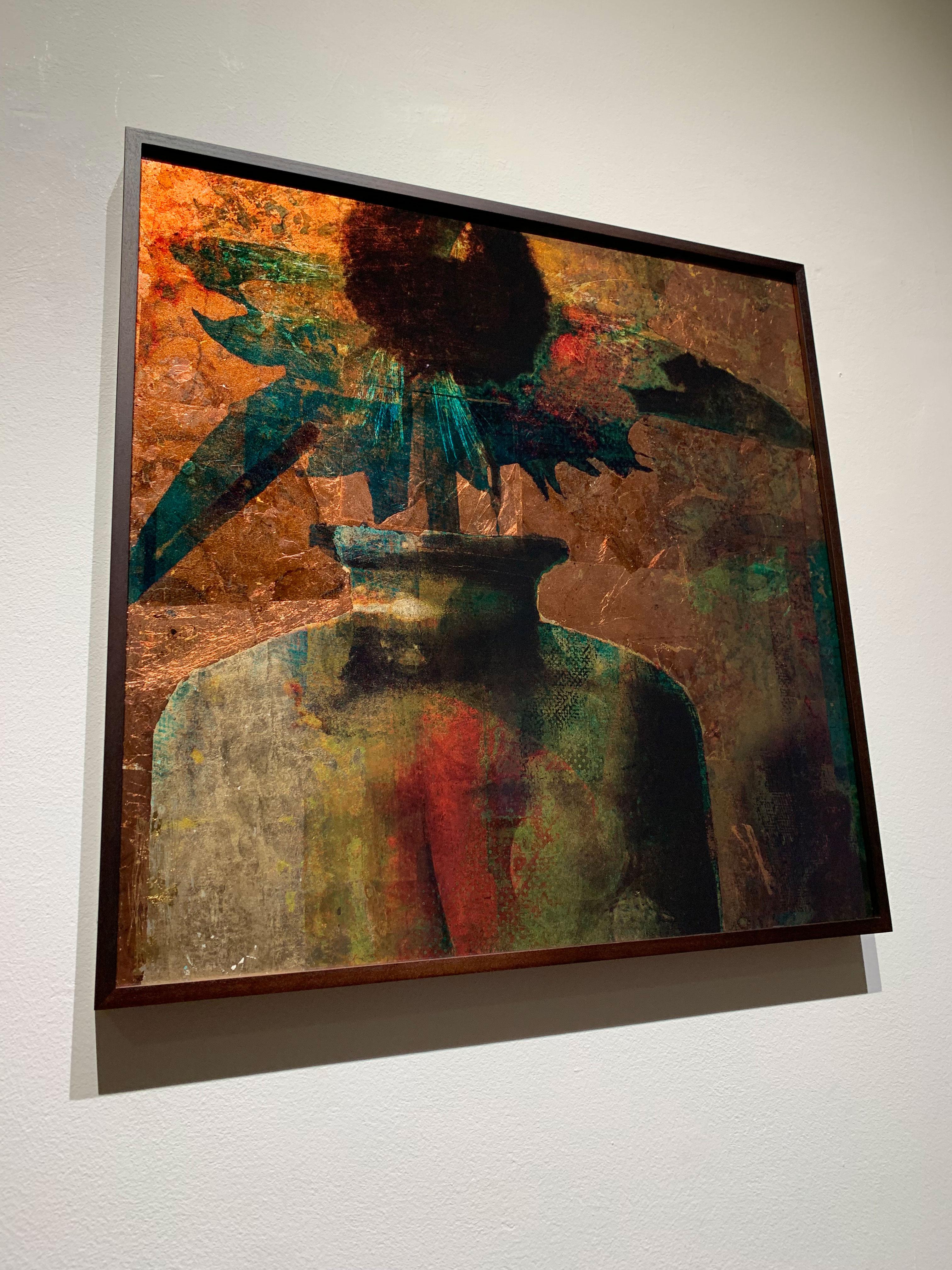 Impression sur verre de musée, avec feuille d'or rose, 23,4 carats et cuivre - Contemporain Photograph par Valda Bailey