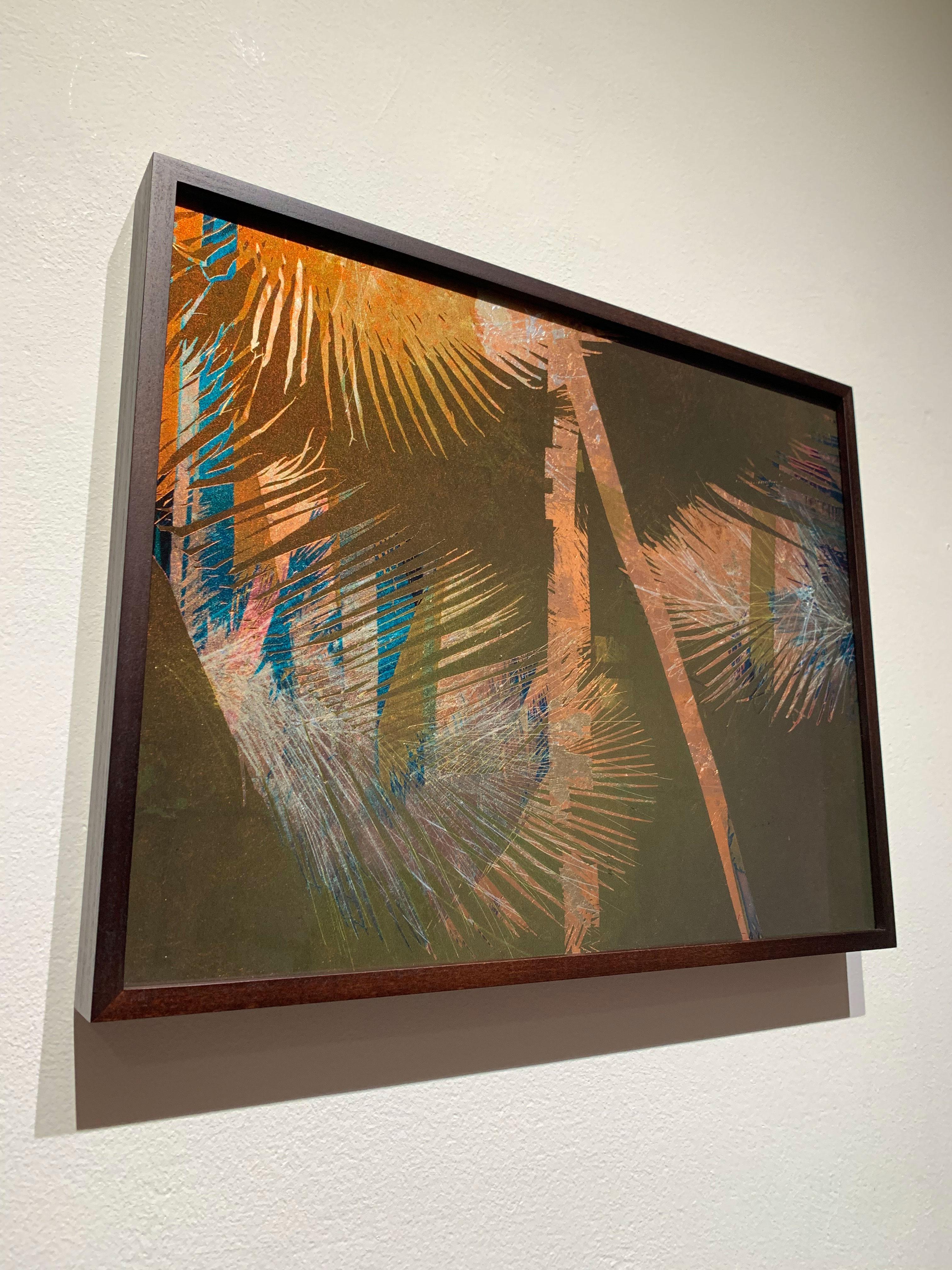 Blaze rustique - Paysage de palmier avec or rose - Or et cuivre 23,4 carats - Contemporain Print par Valda Bailey