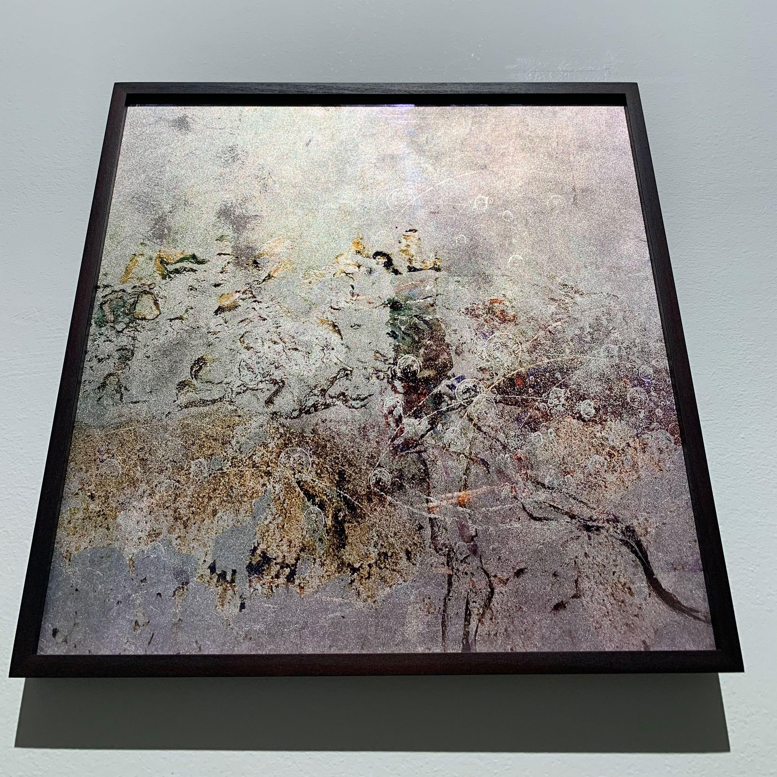 Cosmos II – Gedruckt auf Museumsglas, von Hand vergoldet mit Mond und Blattgold (Abstrakt), Painting, von Valda Bailey