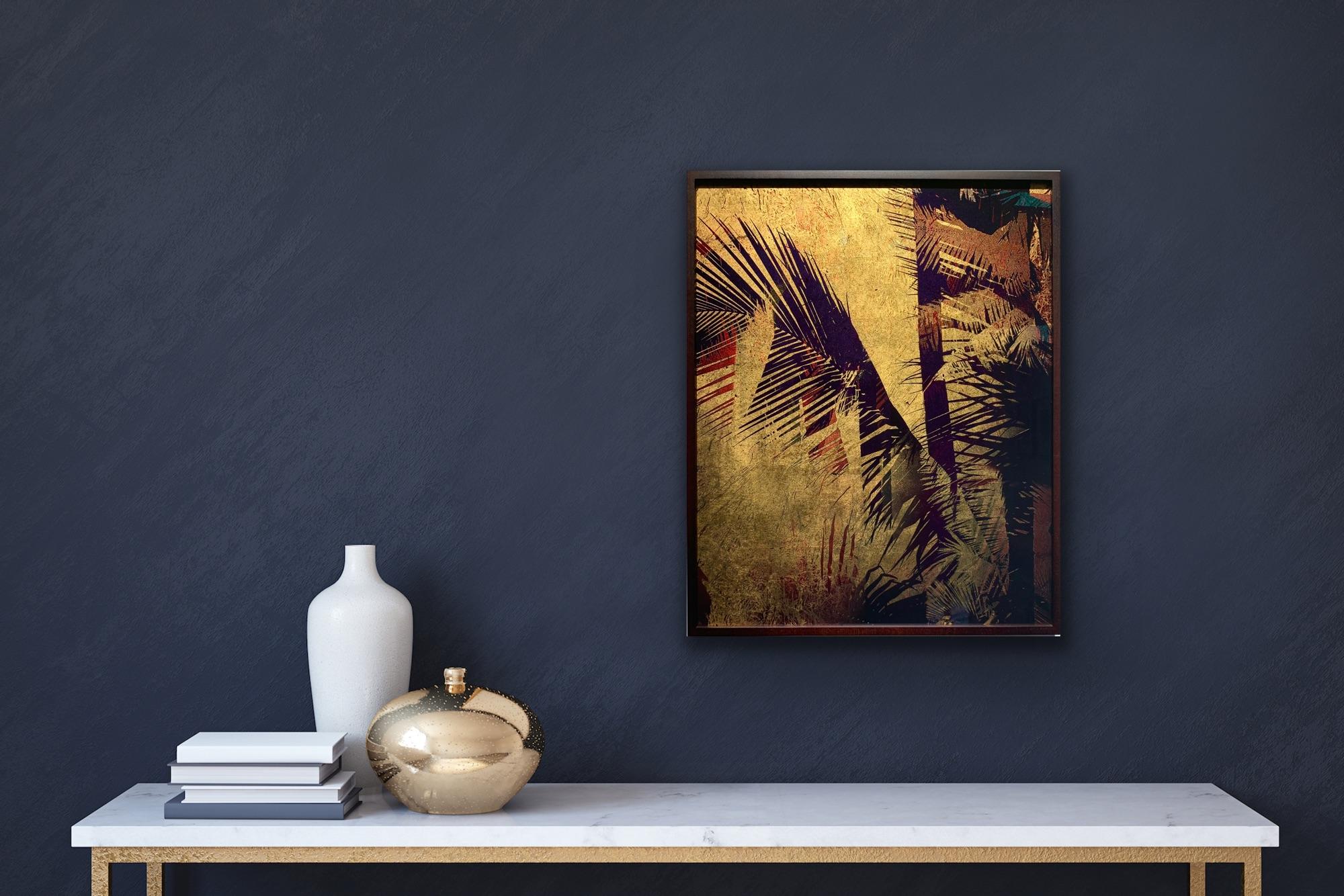 Palm shadows abstract, Print on Glass with Rich Rose 23.4 ct karat Gold leaf en vente 3