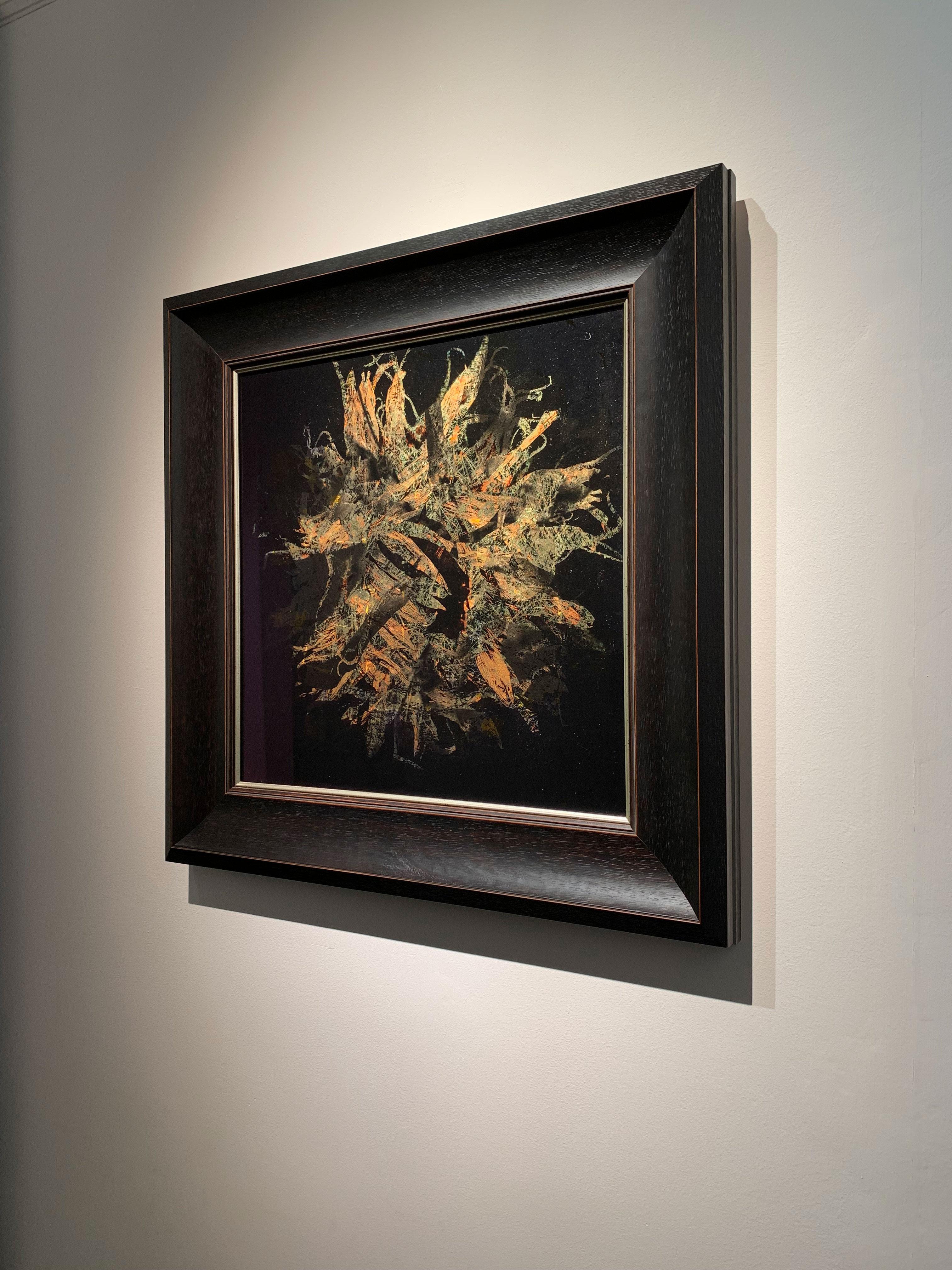 Supernova 2 - Sunflower Print on Museum Glass, hand gilded with Citron Gold leaf For Sale 4