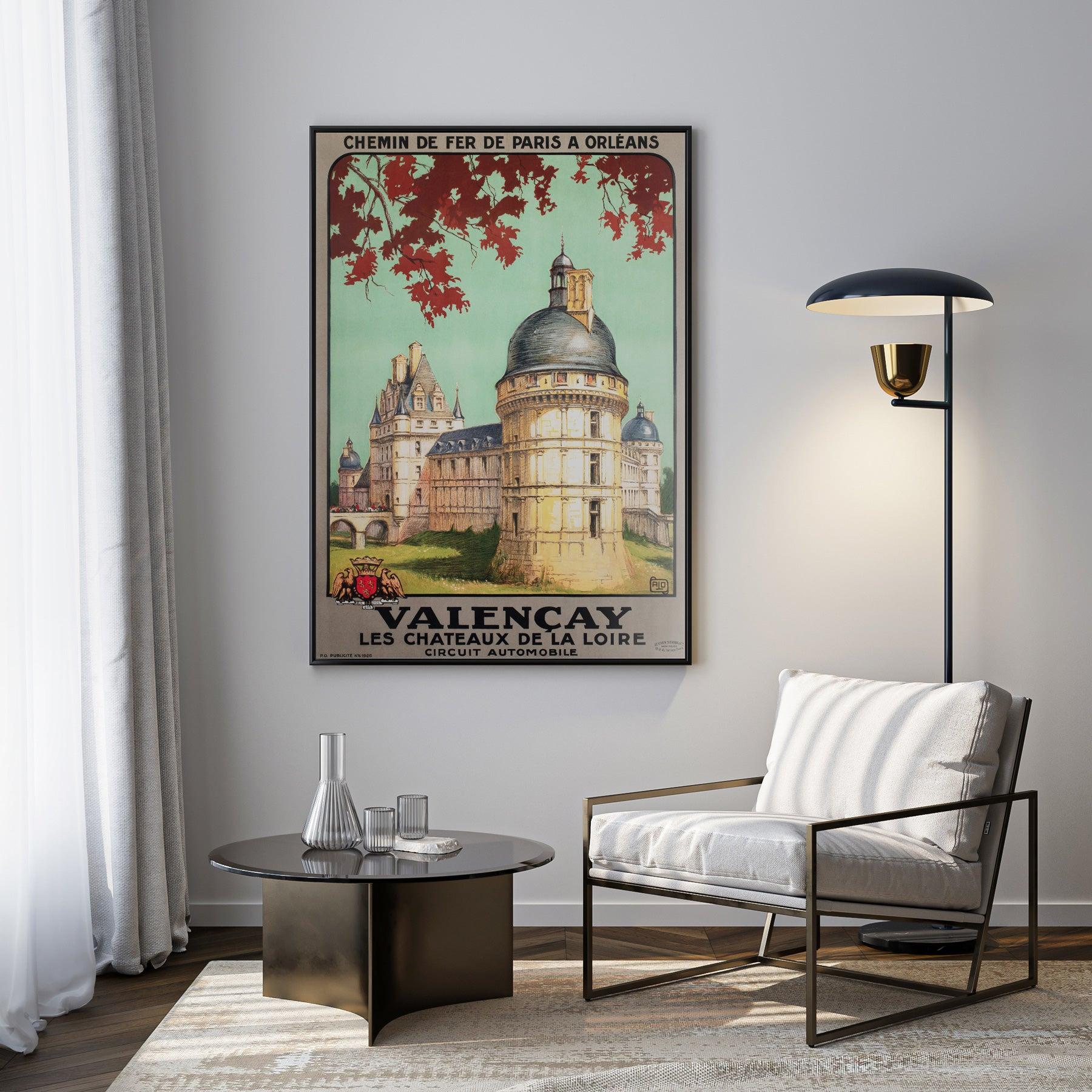Dieses Reise-Werbeplakat für Valençay aus dem Jahr 1926 stammt von dem französischen Künstler Charles-Jean Hallo (1882-1969), der als produktiver Maler, Illustrator und Plakatgestalter für seine Beiträge zur Eisenbahnwerbung des frühen 20. Im Laufe
