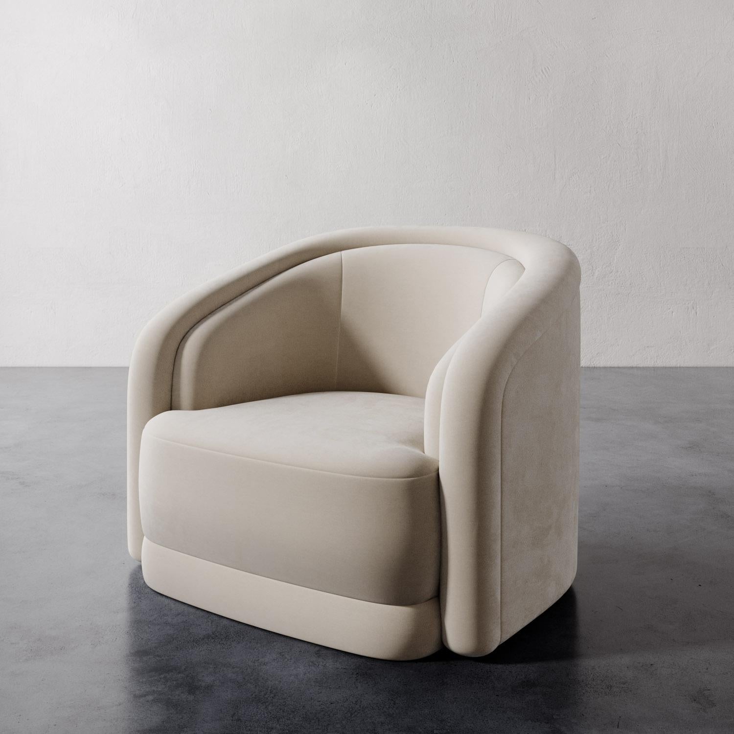 Die Valence Collection verleiht jeder Sitzgruppe eine romantische, maßgeschneiderte Note. Mit seinem straffen Sitz und der tonnenförmigen Rückenlehne zelebriert dieses konturierte Design perfekt Form, Funktion und jahrhundertealten handgefertigten