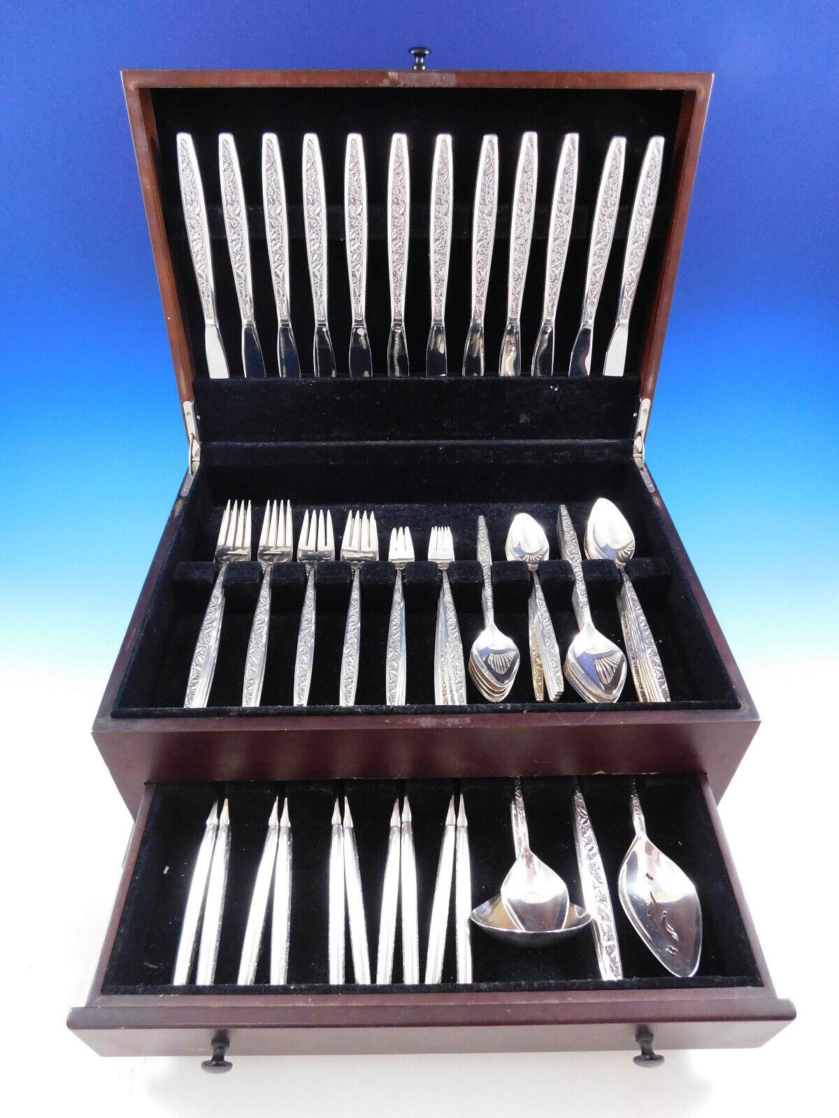Valencia by International Sterling Silver Flatware Set for 12 Service 90 pieces In Excellent Condition For Sale In Big Bend, WI