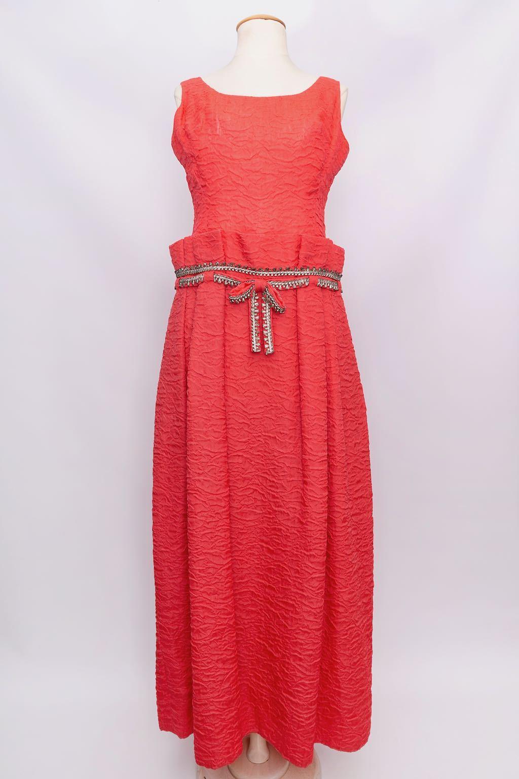 VALENS - Embossed organza dress and bolero. No composition or size tags, fits a size 40FR.

Condition:
Very good condition

Measurements:
Chest: 46 cm (18,11 in) - Waist: 38 cm (14,96 in) - Hips: 50 cm (19,69 in) - Length: 144 cm (56,69 in) -
