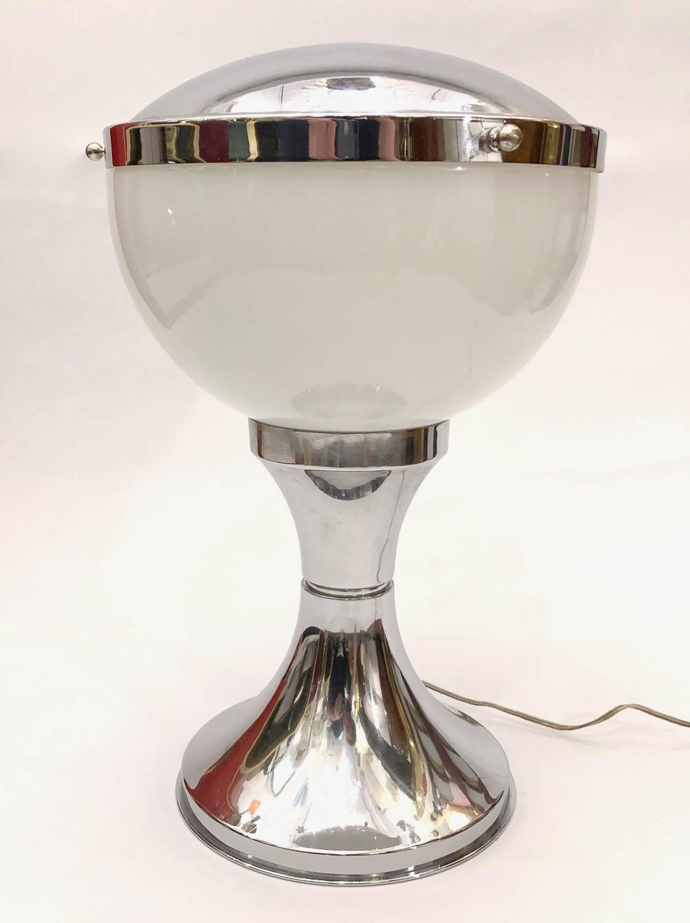 1960s Vintage Minimalist Italian Design Nickel and White Glass Desk Table Lamp For Sale 1