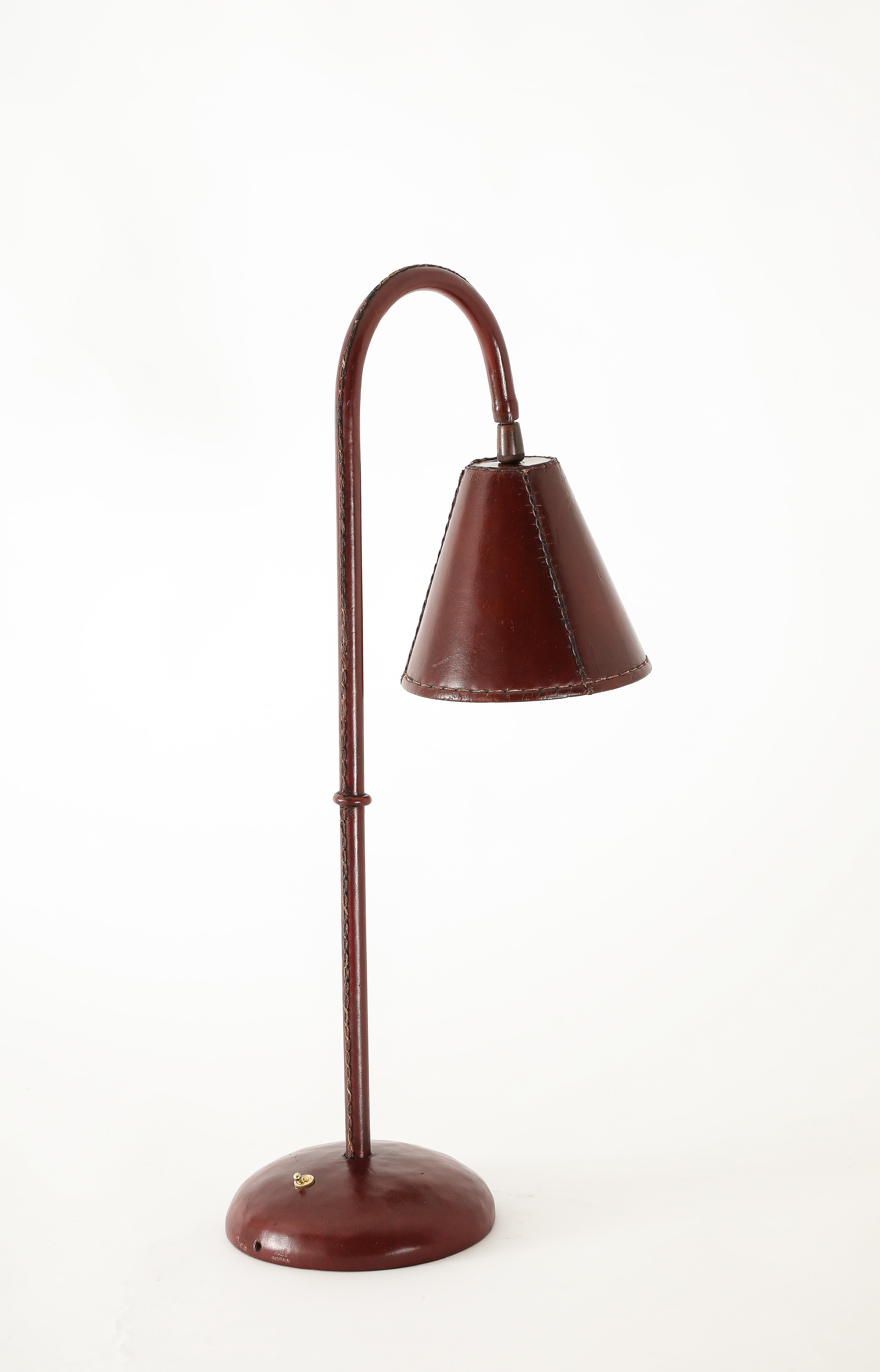 Valenti Desk Lamp in Burgundy Leather, Spain 1960's For Sale 5