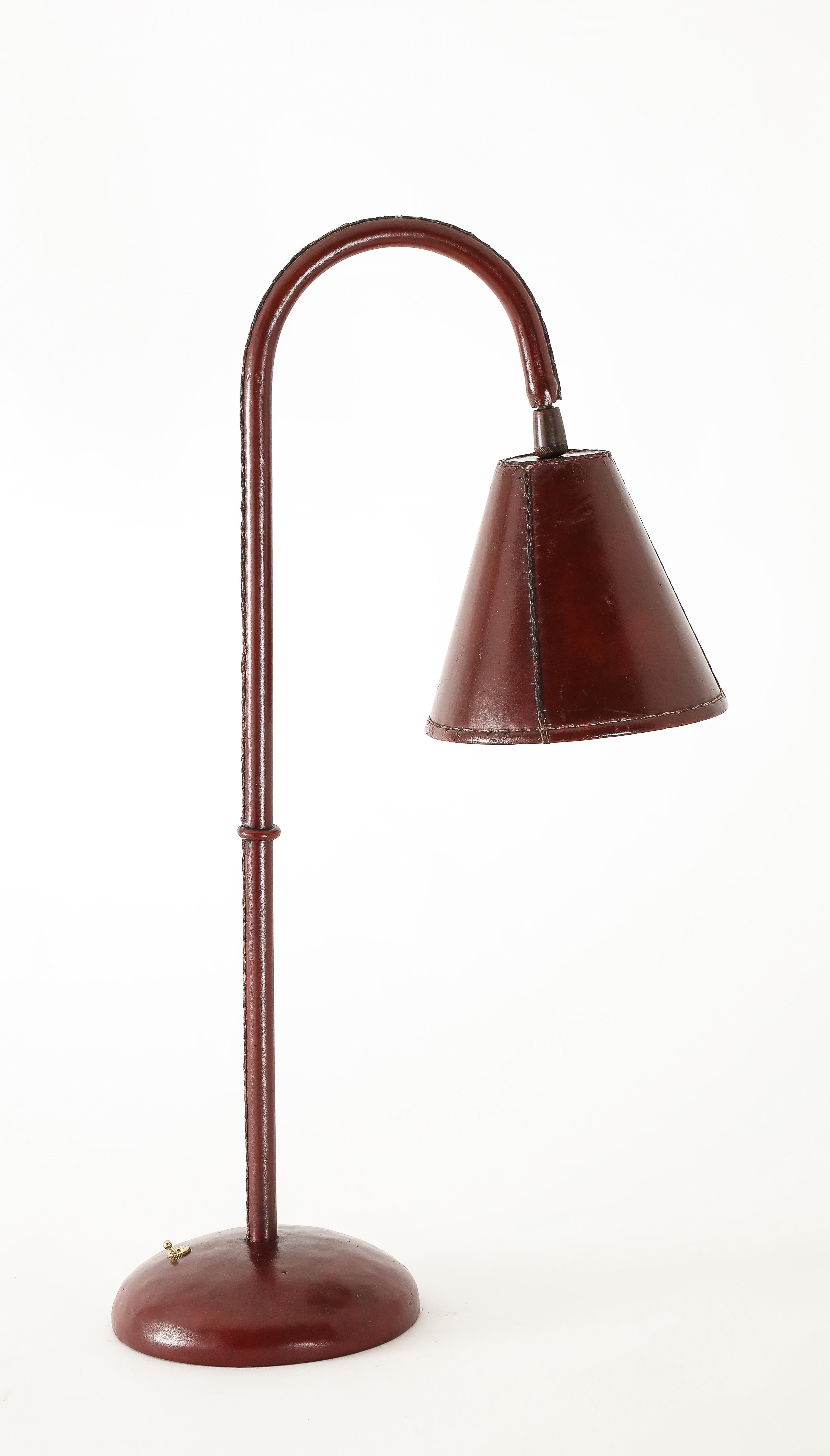Valenti Desk Lamp in Burgundy Leather, Spain 1960's For Sale 2